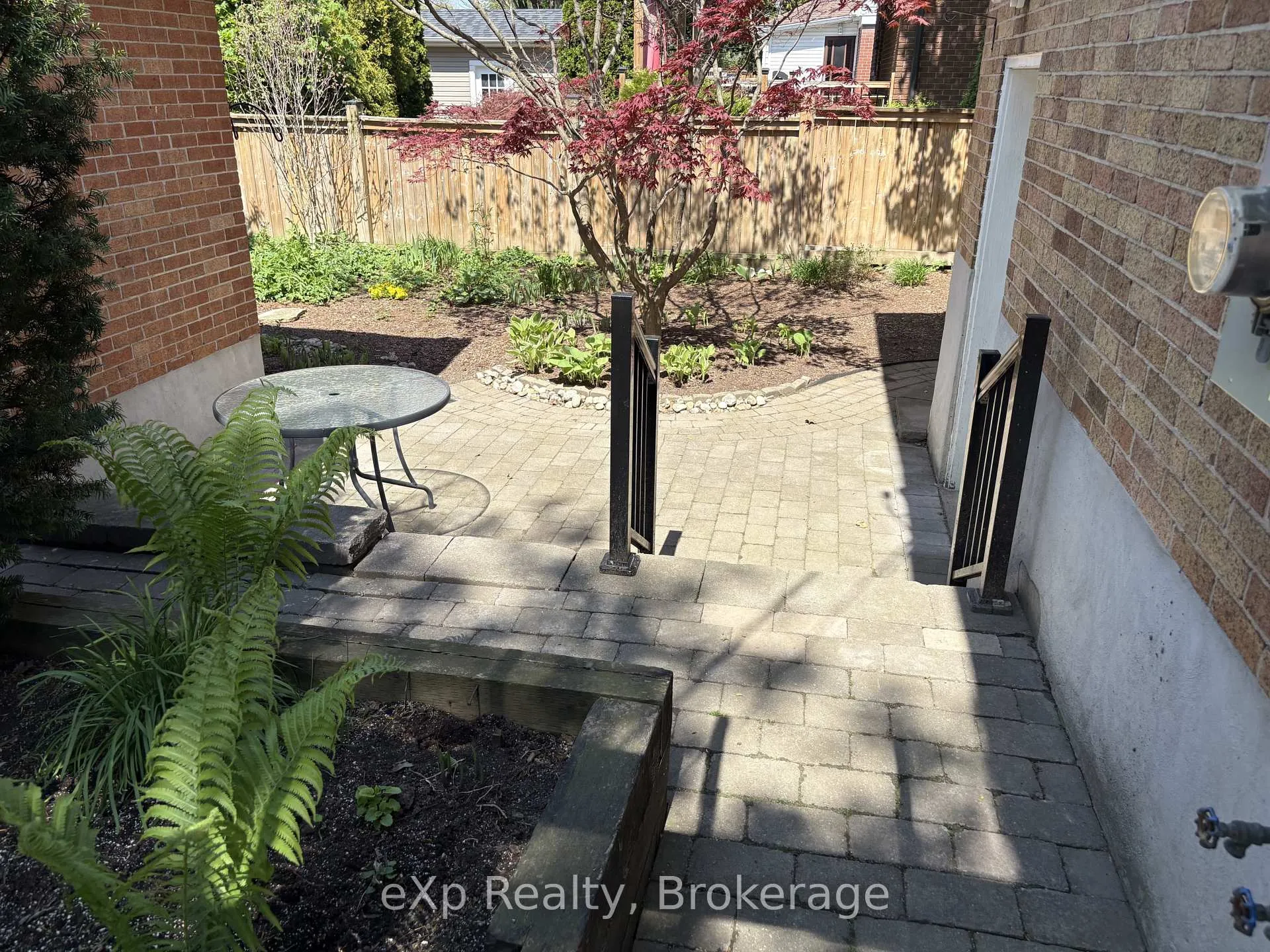Photo 18 of 73 Metcalfe Street, Guelph, St. George's — HOMEH