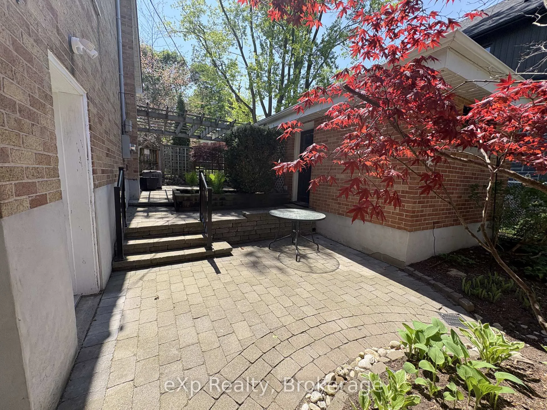 Photo 19 of 73 Metcalfe Street, Guelph, St. George's — HOMEH