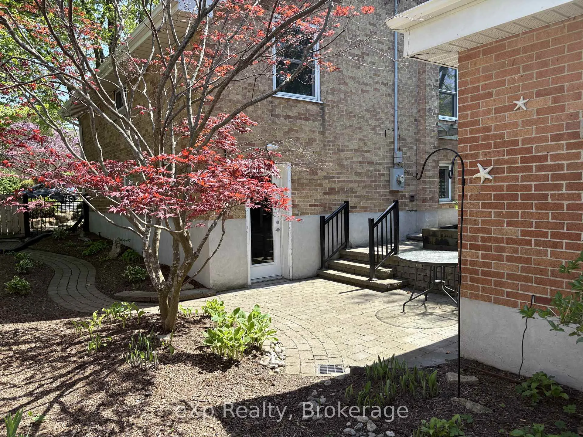 Photo 23 of 73 Metcalfe Street, Guelph, St. George's — HOMEH