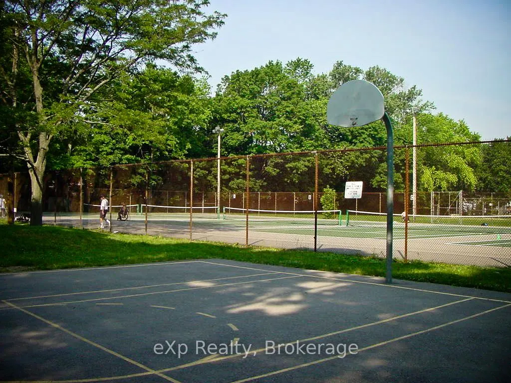 Photo 26 of 73 Metcalfe Street, Guelph, St. George's — HOMEH