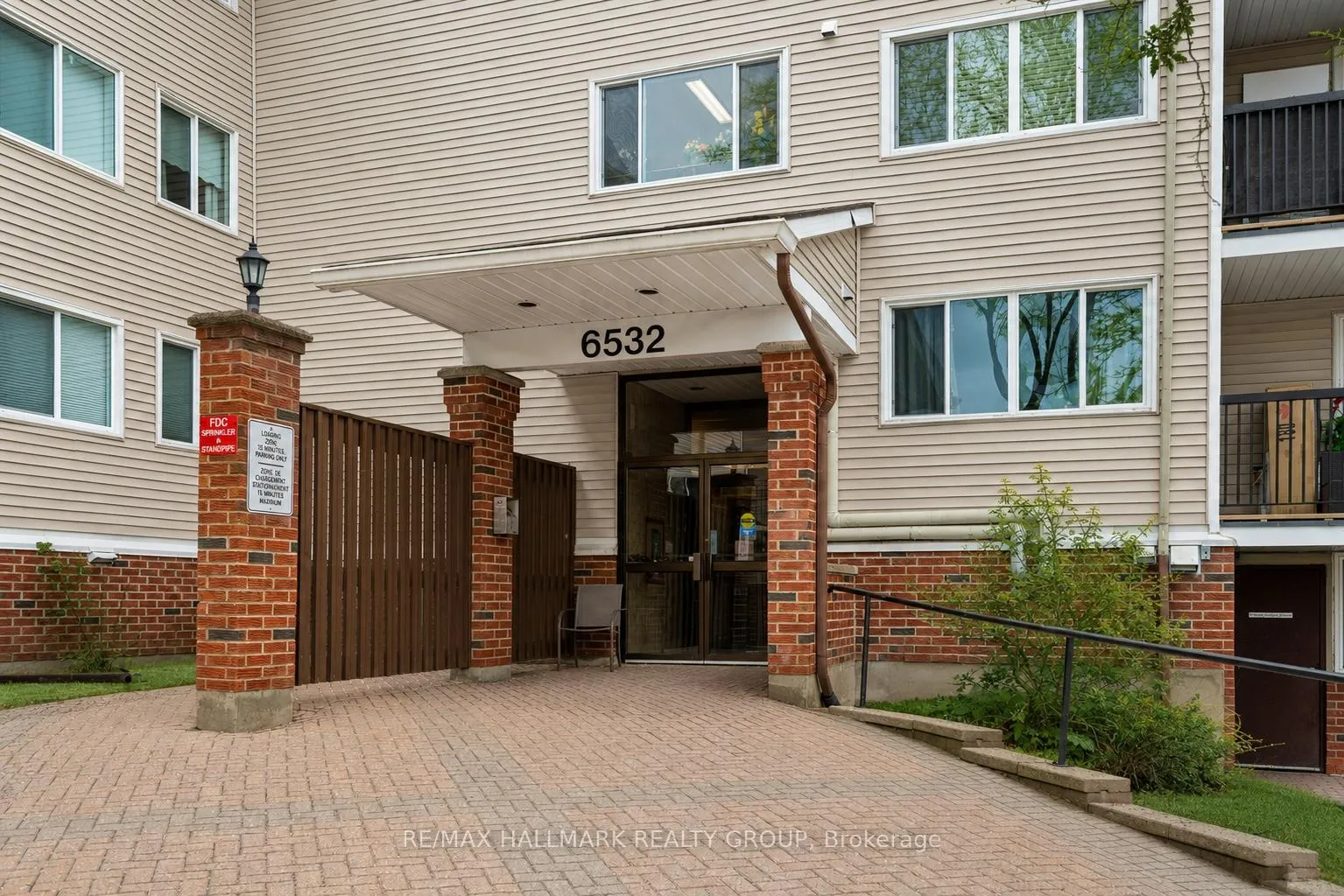 Photo 2 of Unit 315, 6532 Bilberry Drive, Ottawa, Orleans Wood — HOMEH