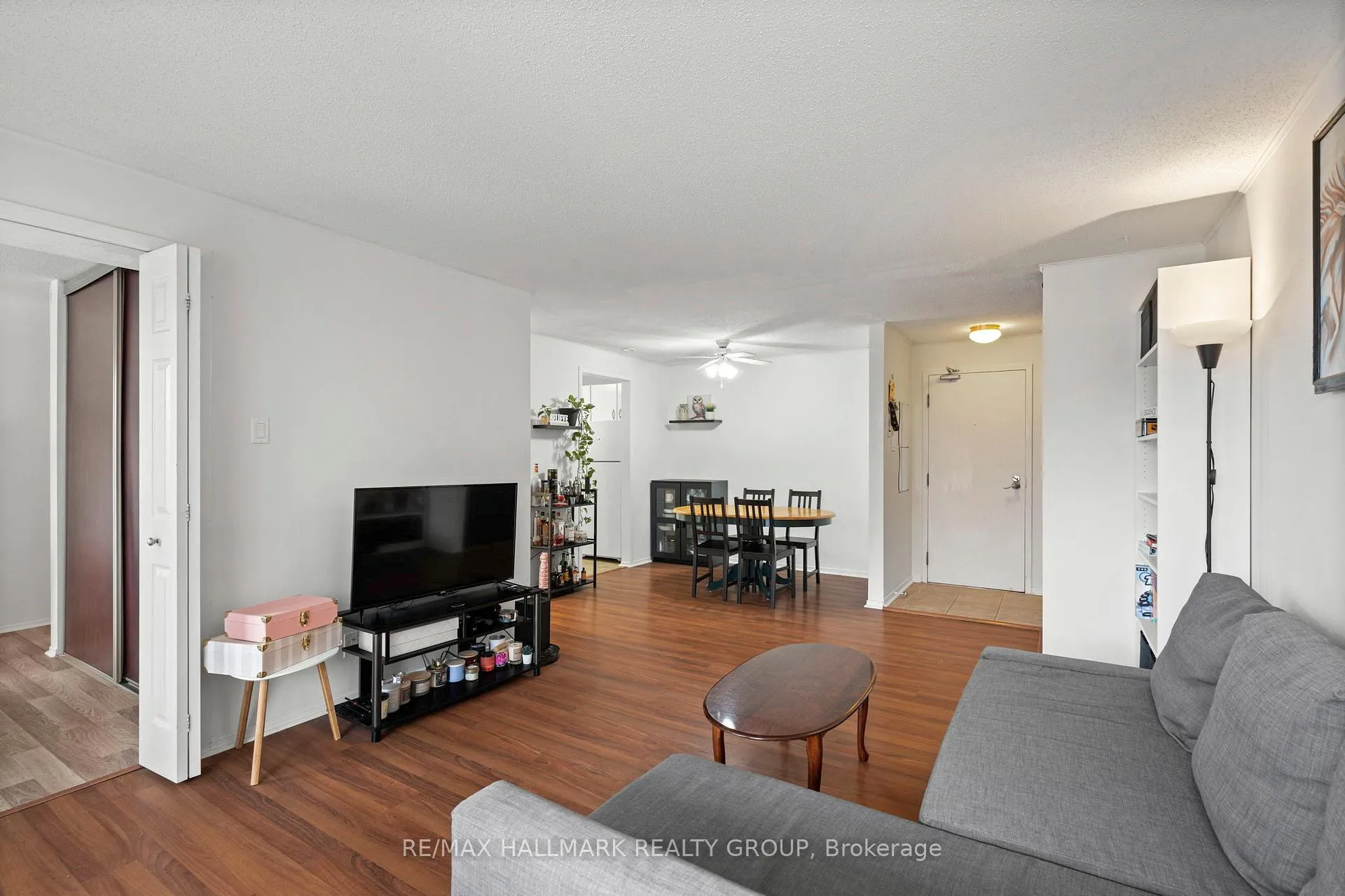 Photo 5 of Unit 315, 6532 Bilberry Drive, Ottawa, Orleans Wood — HOMEH