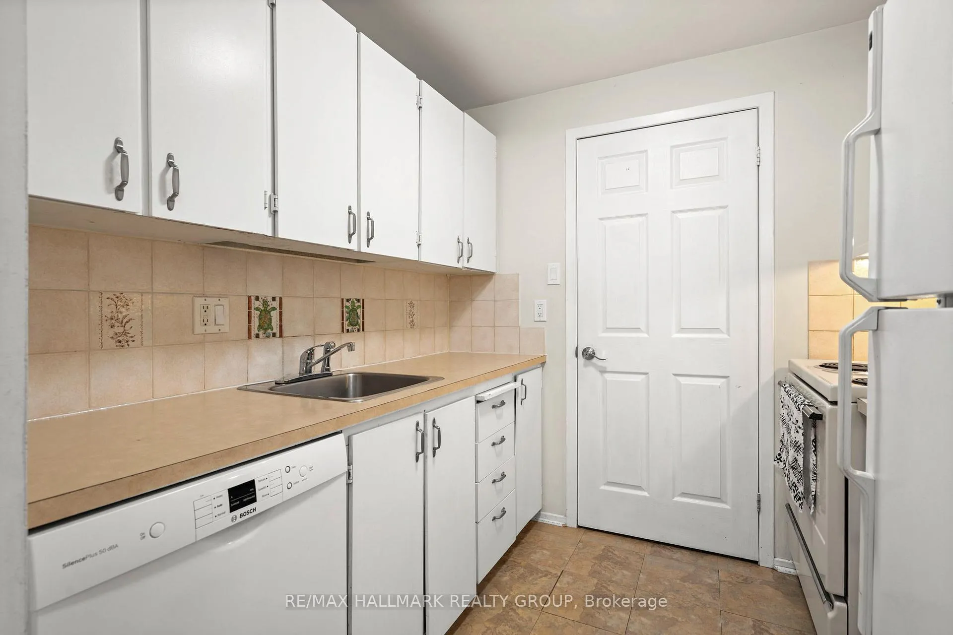 Photo 8 of Unit 315, 6532 Bilberry Drive, Ottawa, Orleans Wood — HOMEH