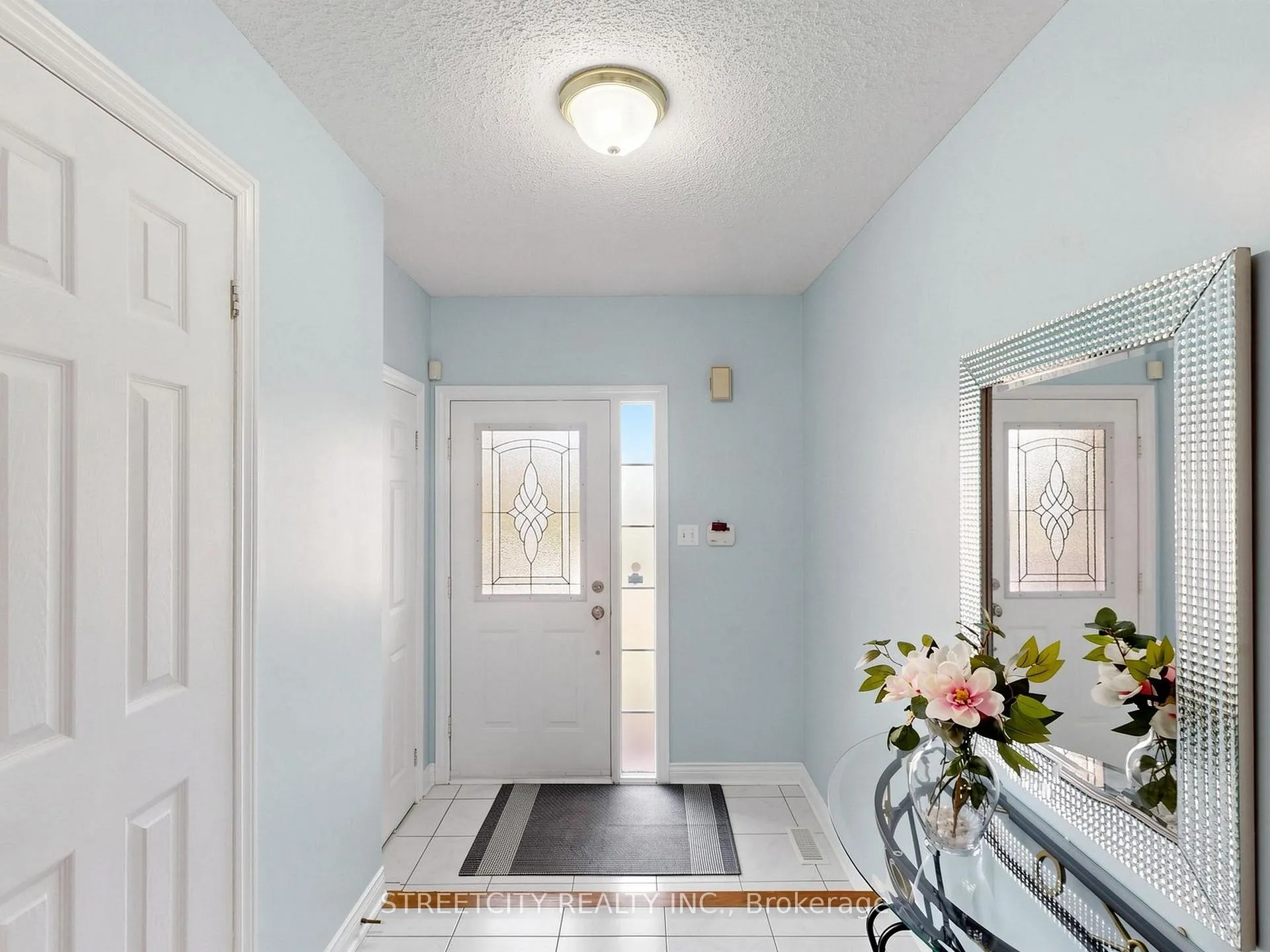 Photo 5 of 78 Waterbury Street, Caledon, Bolton East — HOMEH