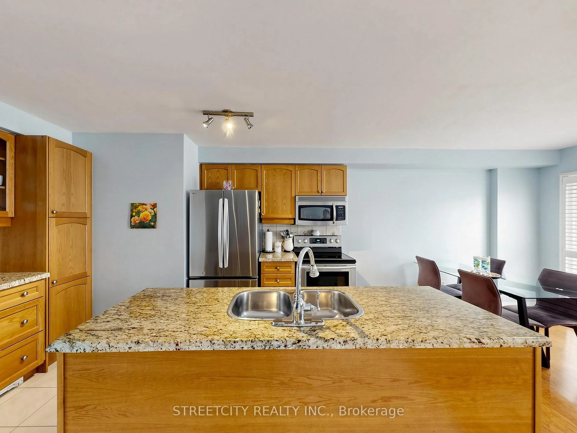 Photo 8 of 78 Waterbury Street, Caledon, Bolton East — HOMEH