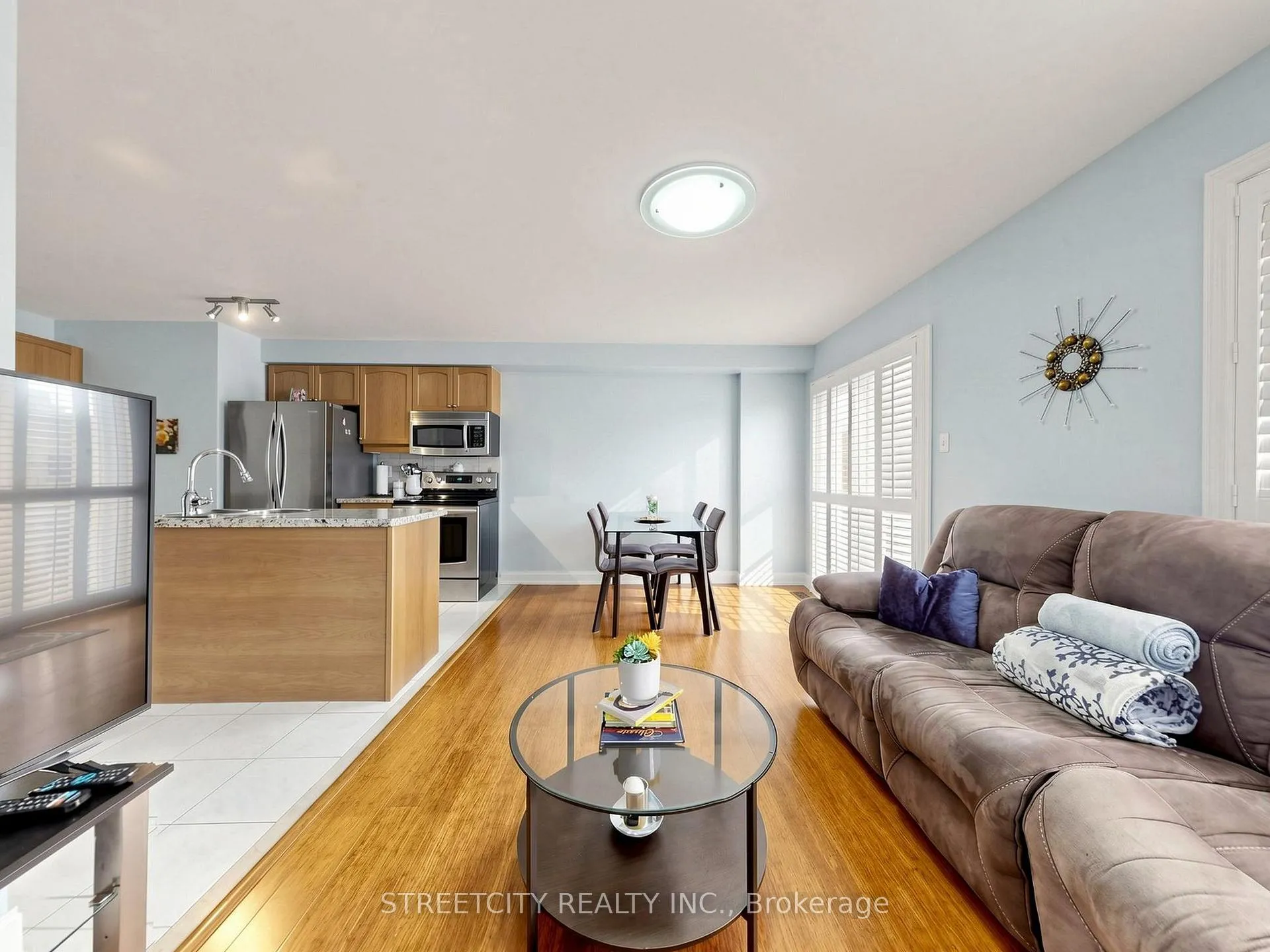 Photo 11 of 78 Waterbury Street, Caledon, Bolton East — HOMEH