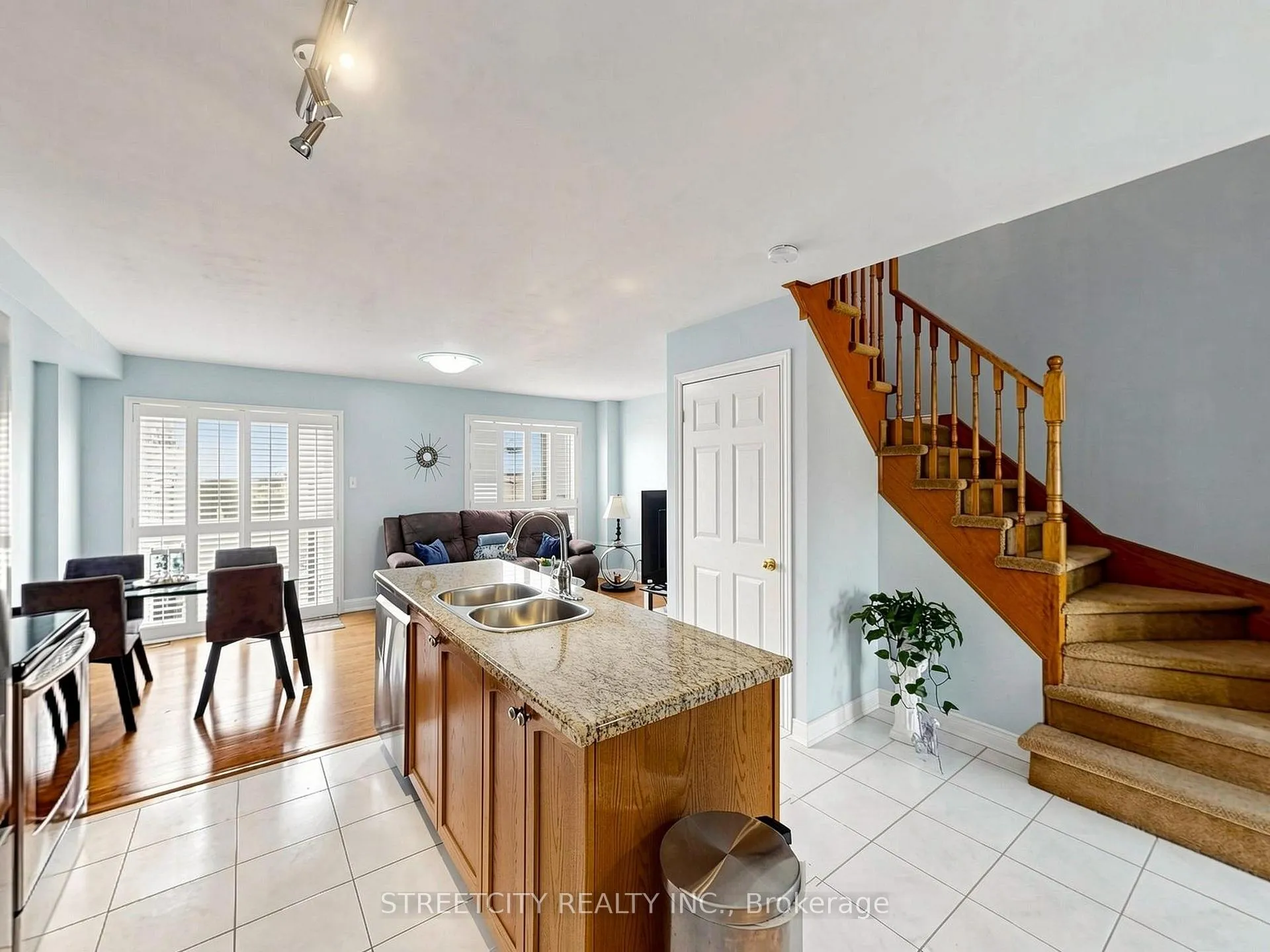 Photo 17 of 78 Waterbury Street, Caledon, Bolton East — HOMEH