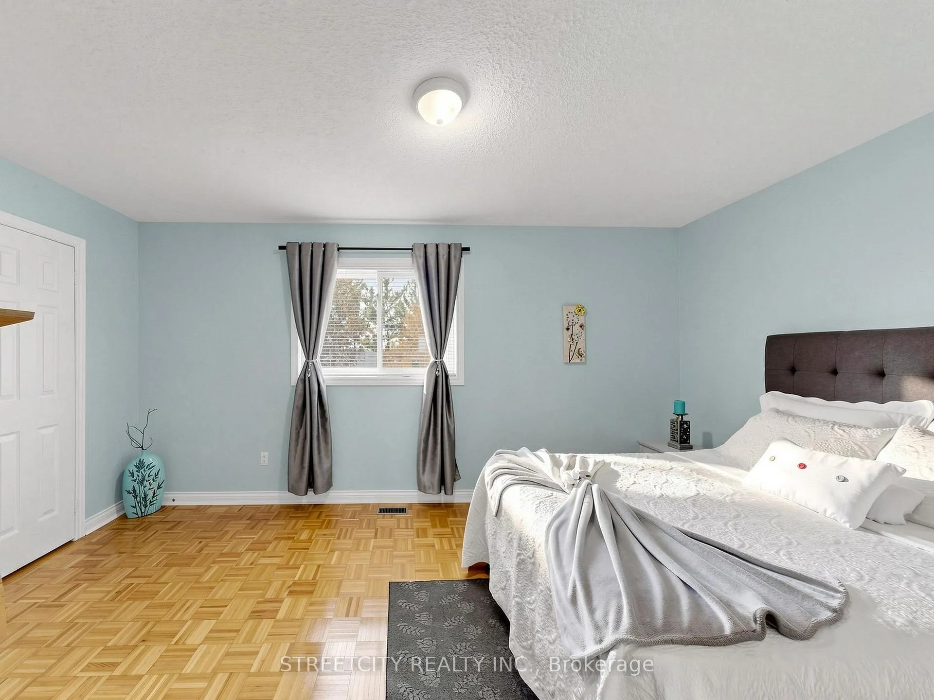 Photo 21 of 78 Waterbury Street, Caledon, Bolton East — HOMEH