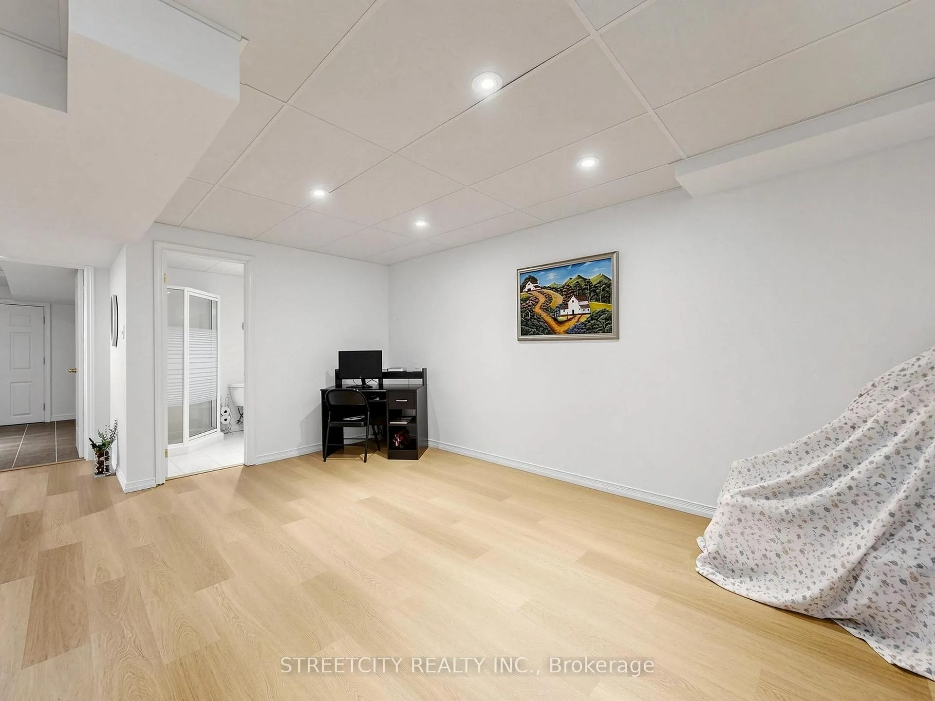 Photo 36 of 78 Waterbury Street, Caledon, Bolton East — HOMEH