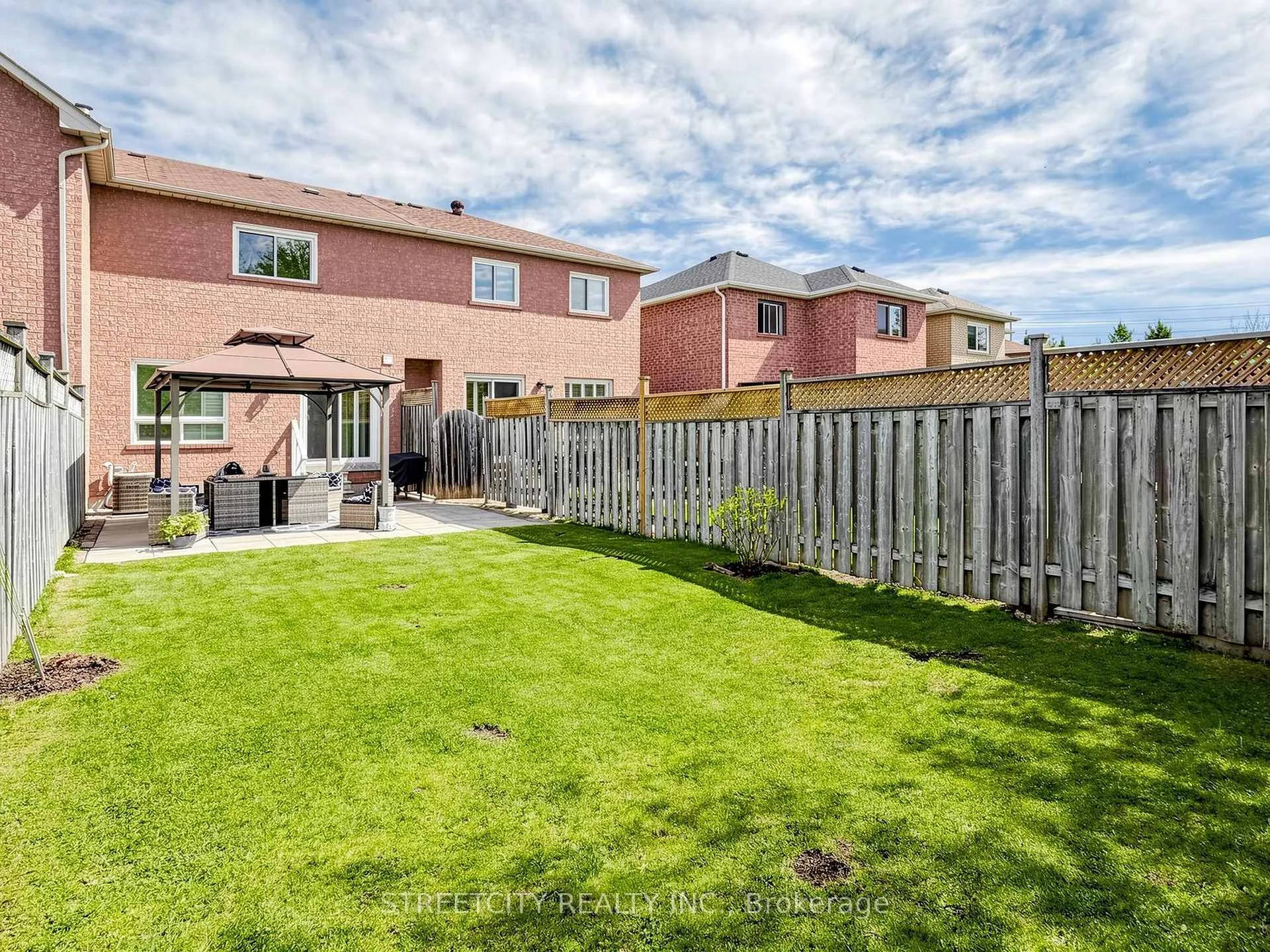 Photo 42 of 78 Waterbury Street, Caledon, Bolton East — HOMEH