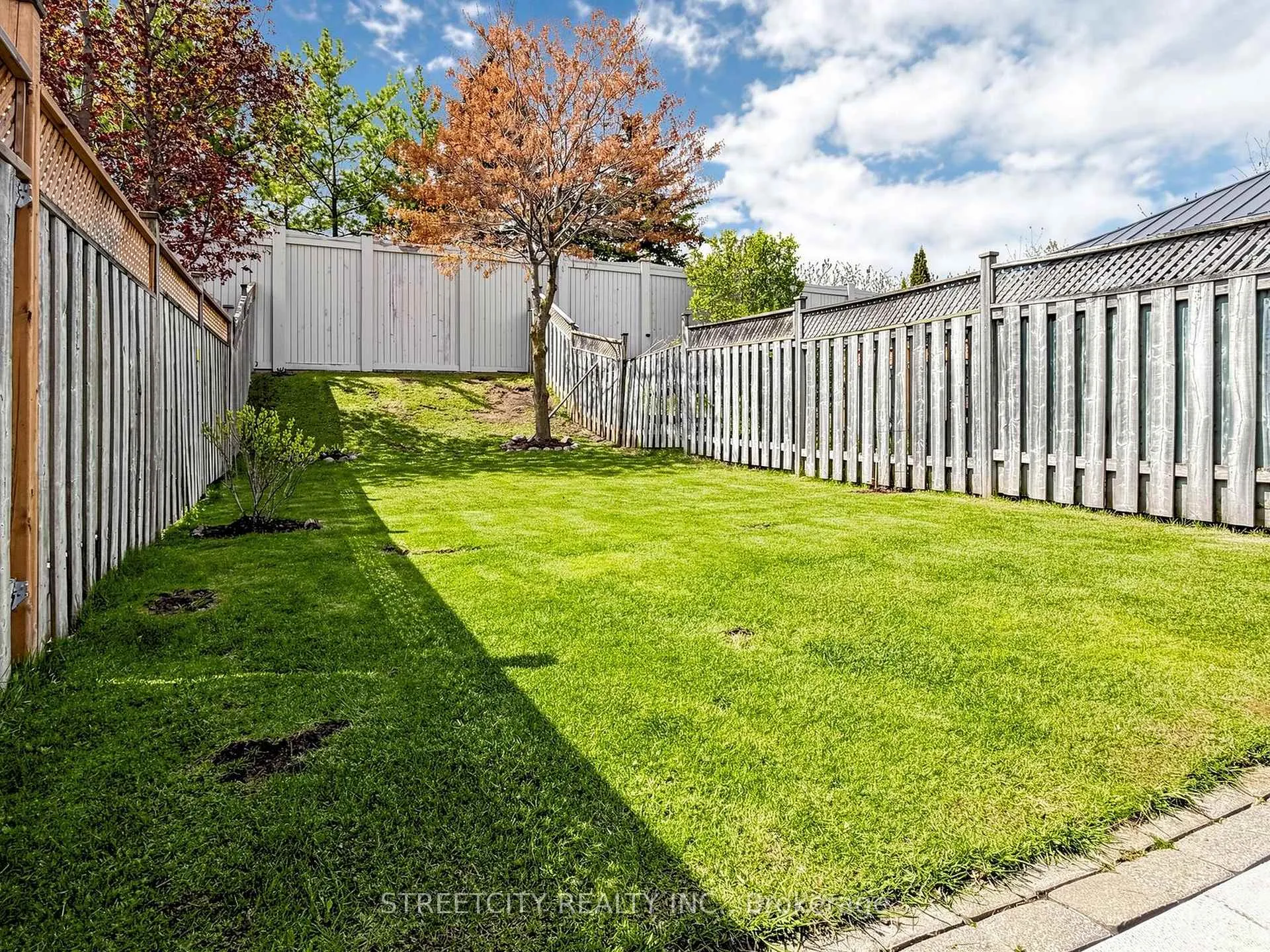 Photo 49 of 78 Waterbury Street, Caledon, Bolton East — HOMEH