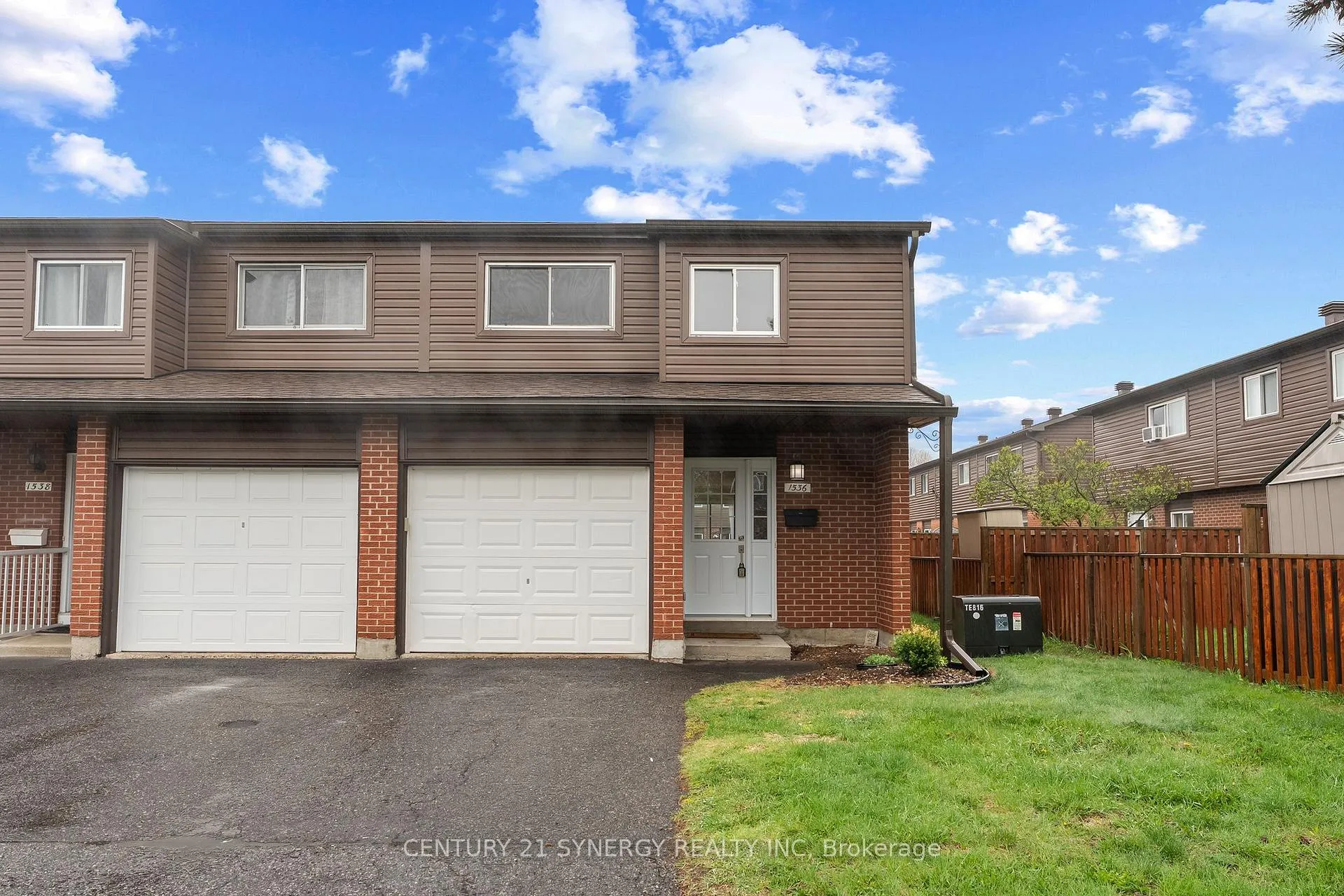 Front of Unit 22, 1536 Queensdale Avenue