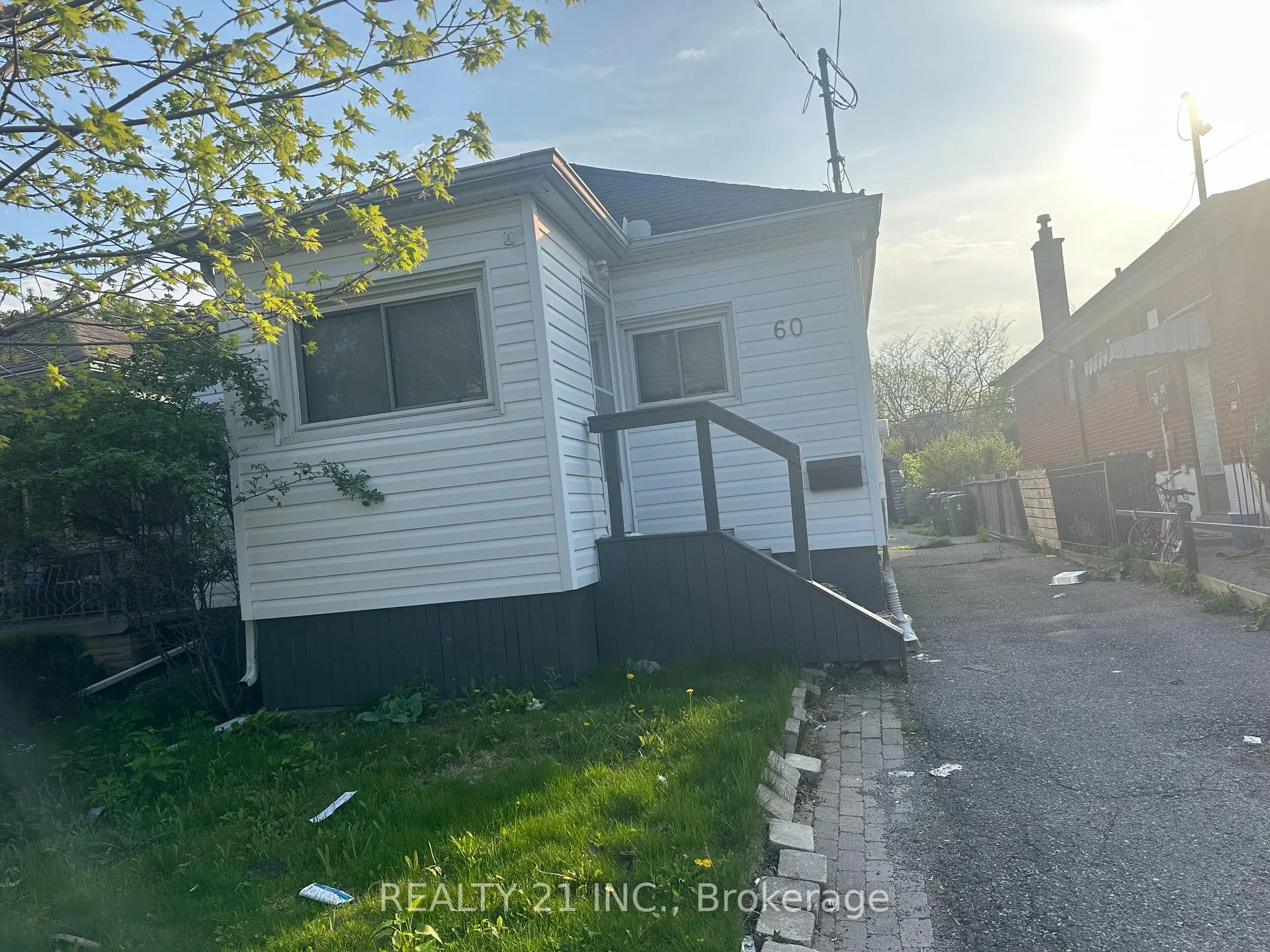 Photo 1 of Unit (Main), 60 Phillip Avenue, Scarborough, Birchcliffe-Cliffside — HOMEH