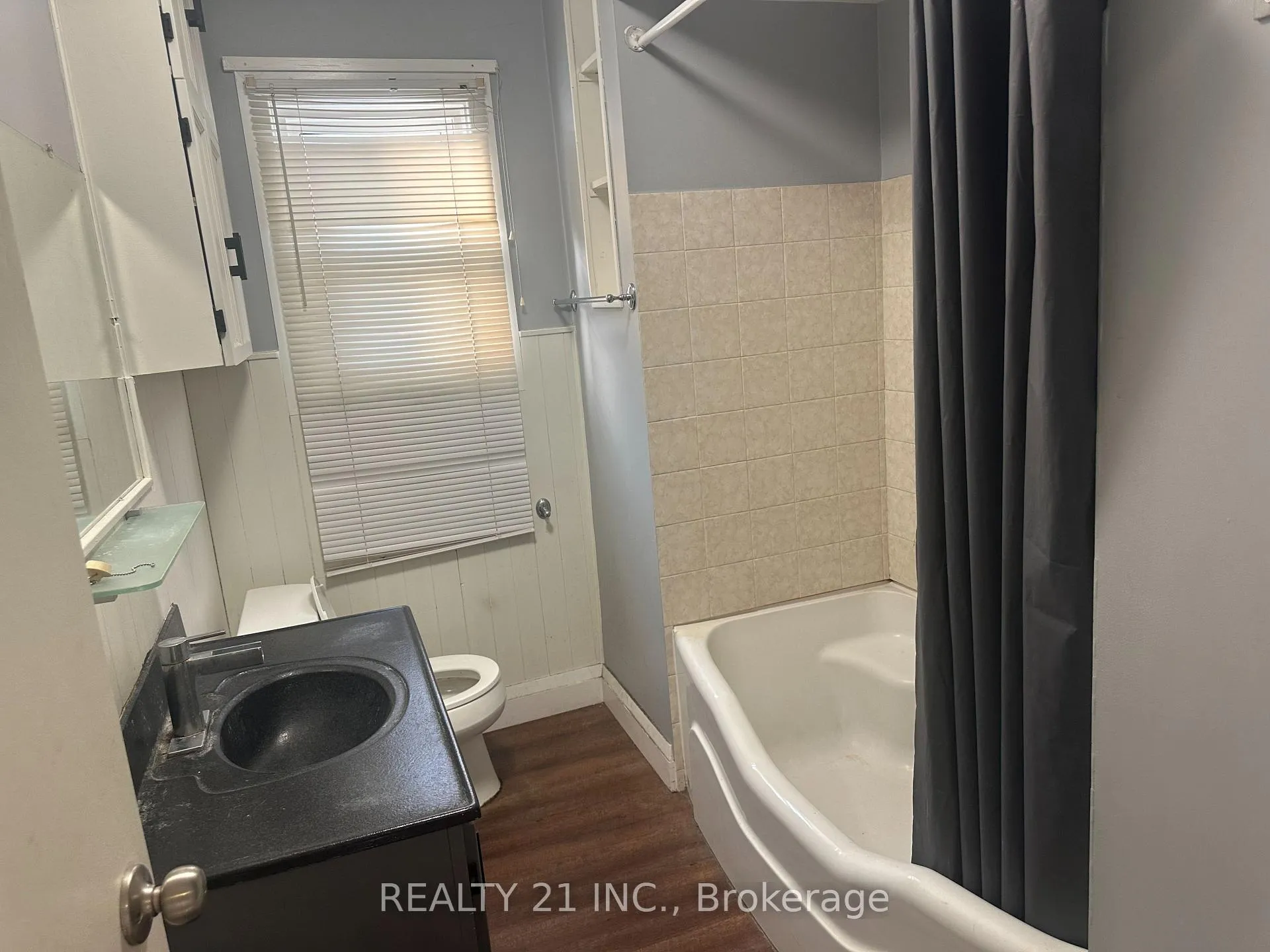 Photo 4 of Unit (Main), 60 Phillip Avenue, Scarborough, Birchcliffe-Cliffside — HOMEH