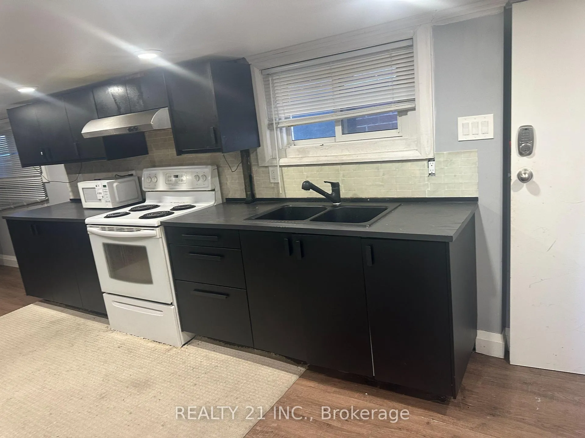 Photo 5 of Unit (Main), 60 Phillip Avenue, Scarborough, Birchcliffe-Cliffside — HOMEH