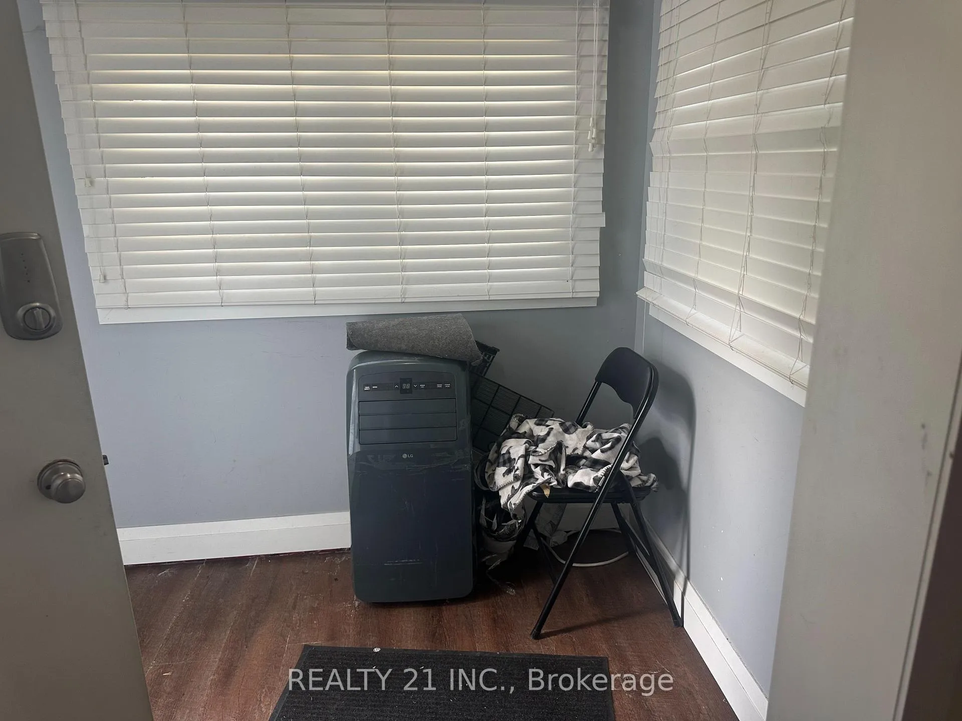 Photo 8 of Unit (Main), 60 Phillip Avenue, Scarborough, Birchcliffe-Cliffside — HOMEH