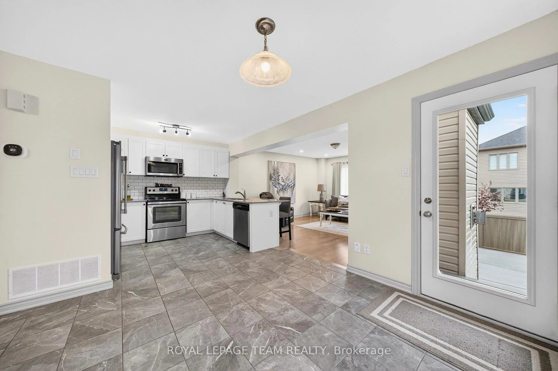 Photo 12 of 819 Stallion Crescent, Ottawa, Stittsville (South) — HOMEH