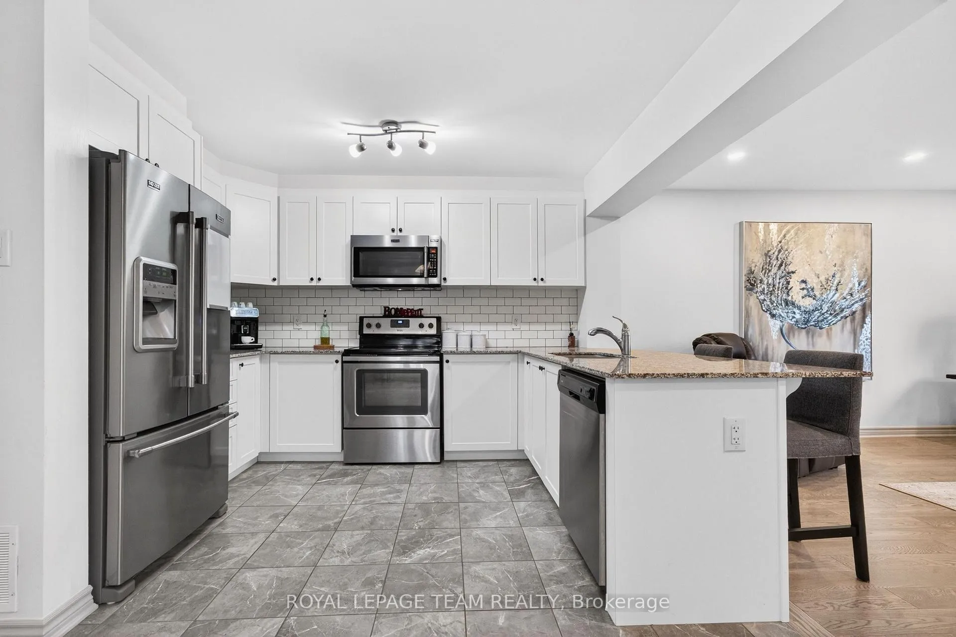 Photo 15 of 819 Stallion Crescent, Ottawa, Stittsville (South) — HOMEH