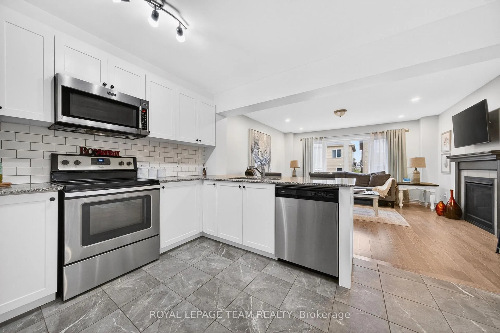 Photo 16 of 819 Stallion Crescent, Ottawa, Stittsville (South) — HOMEH
