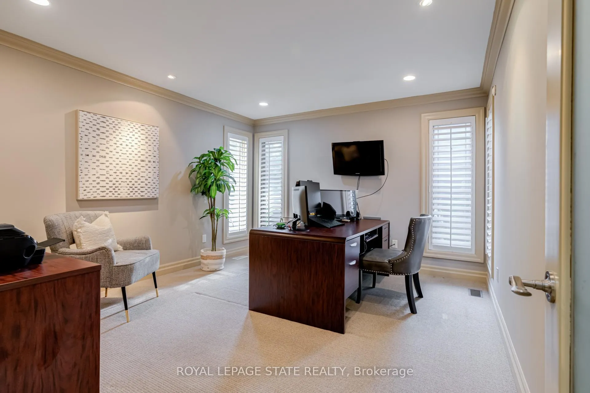 Photo 17 of 34 Harrington Place, Hamilton, Ancaster — HOMEH