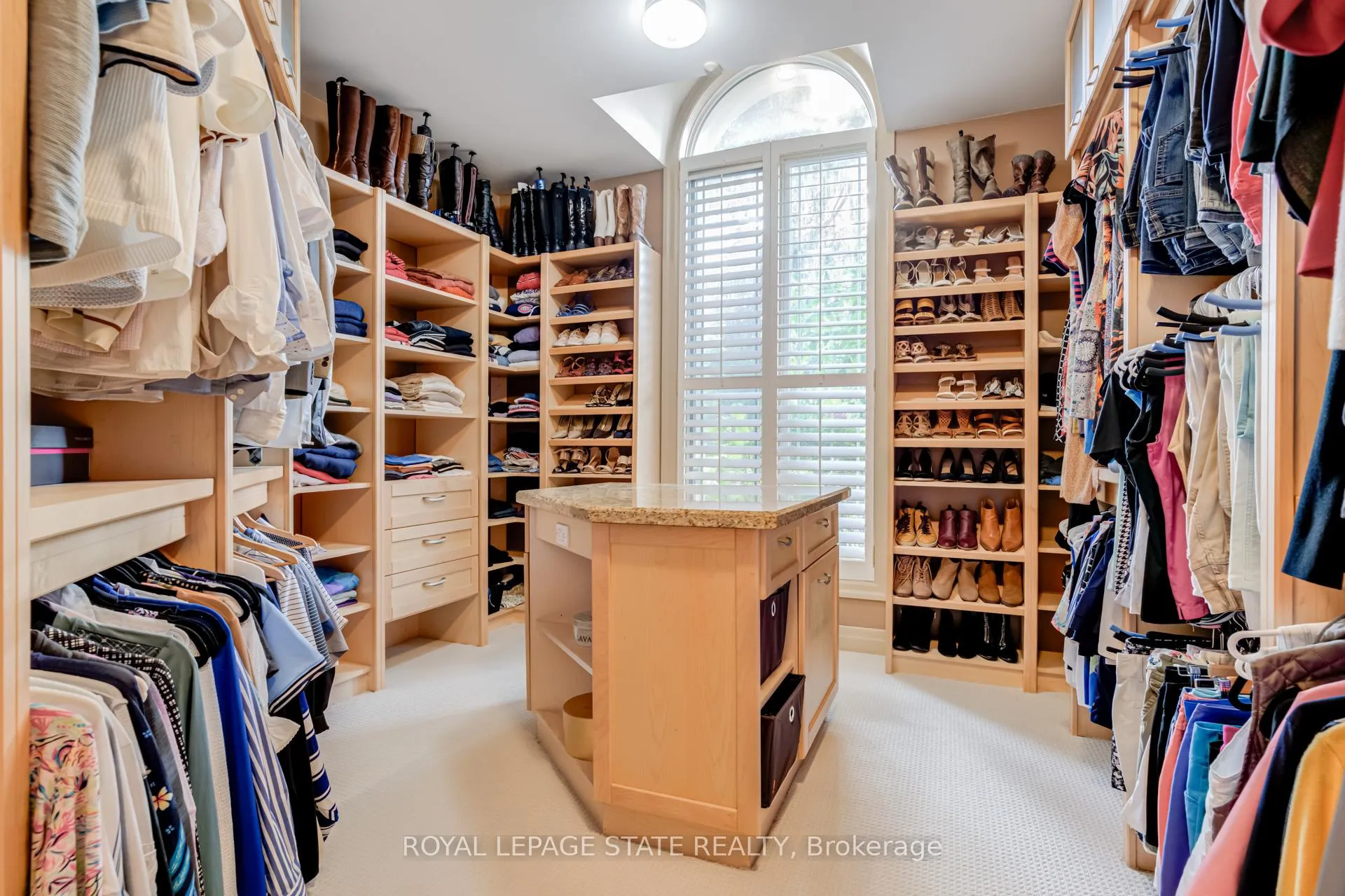 Photo 21 of 34 Harrington Place, Hamilton, Ancaster — HOMEH