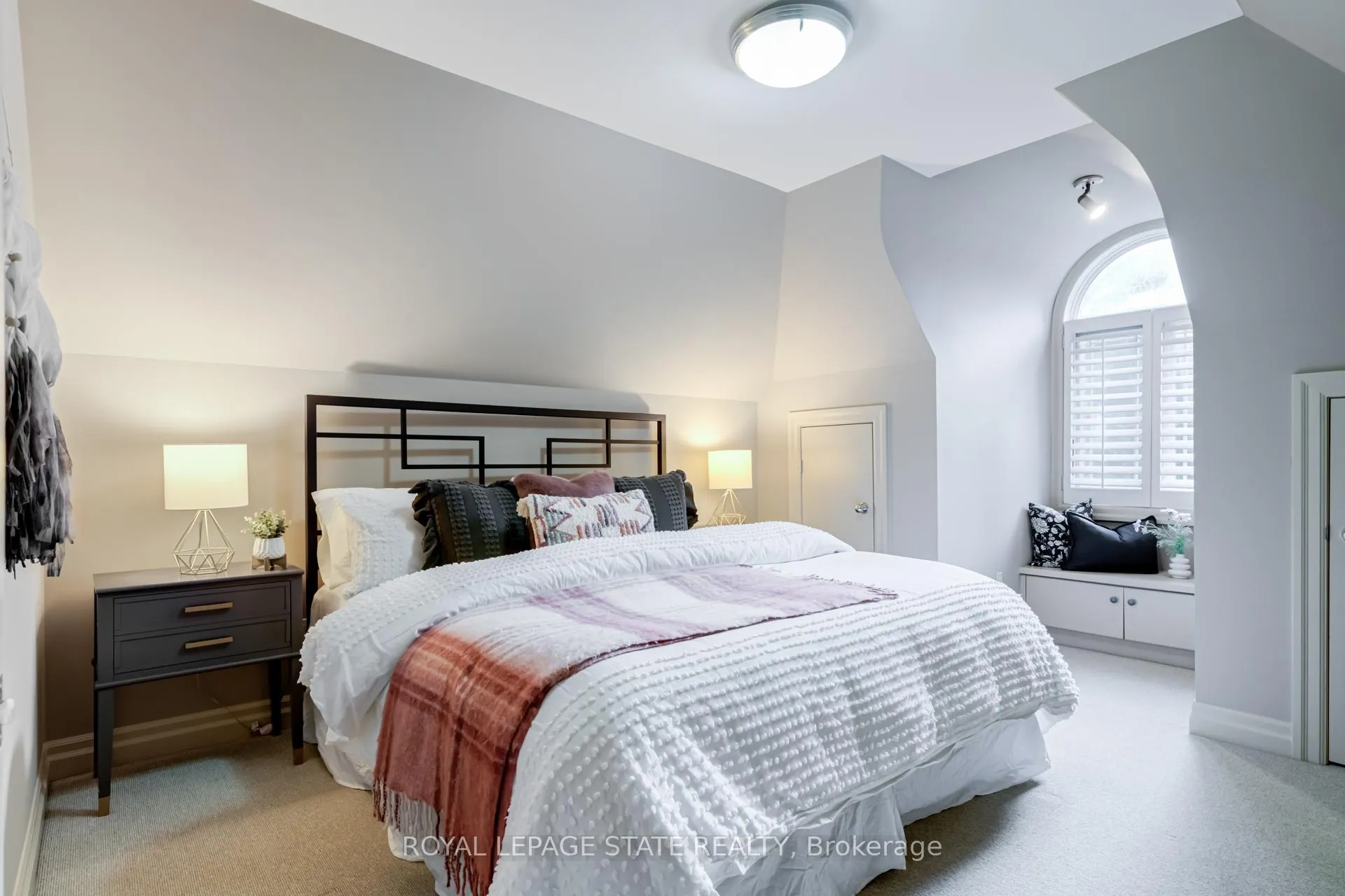 Photo 24 of 34 Harrington Place, Hamilton, Ancaster — HOMEH