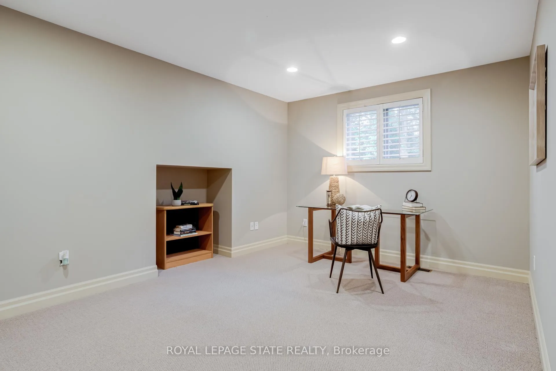Photo 27 of 34 Harrington Place, Hamilton, Ancaster — HOMEH