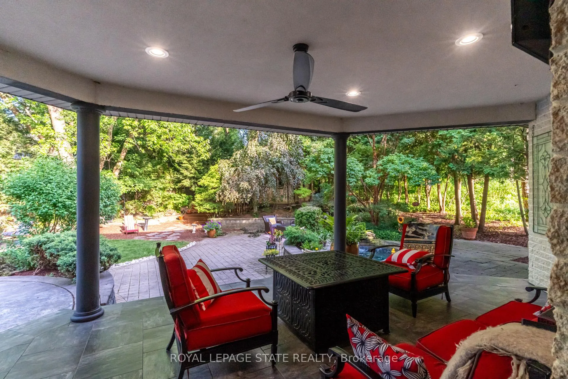 Photo 39 of 34 Harrington Place, Hamilton, Ancaster — HOMEH