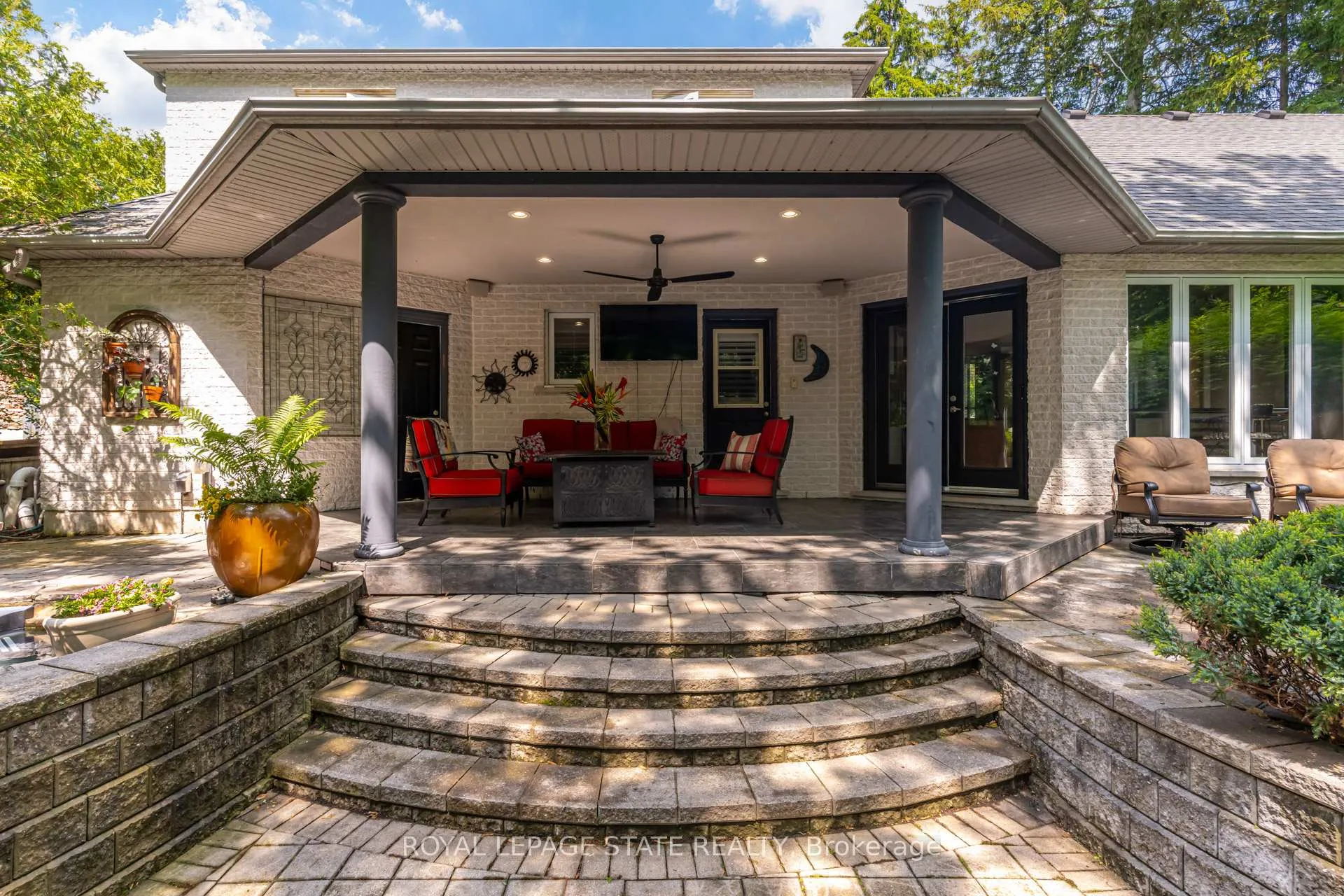 Photo 42 of 34 Harrington Place, Hamilton, Ancaster — HOMEH