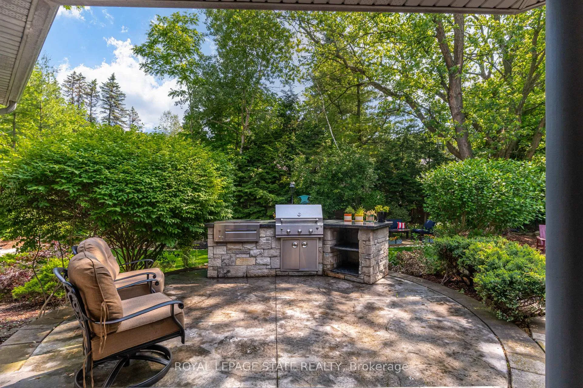 Photo 43 of 34 Harrington Place, Hamilton, Ancaster — HOMEH