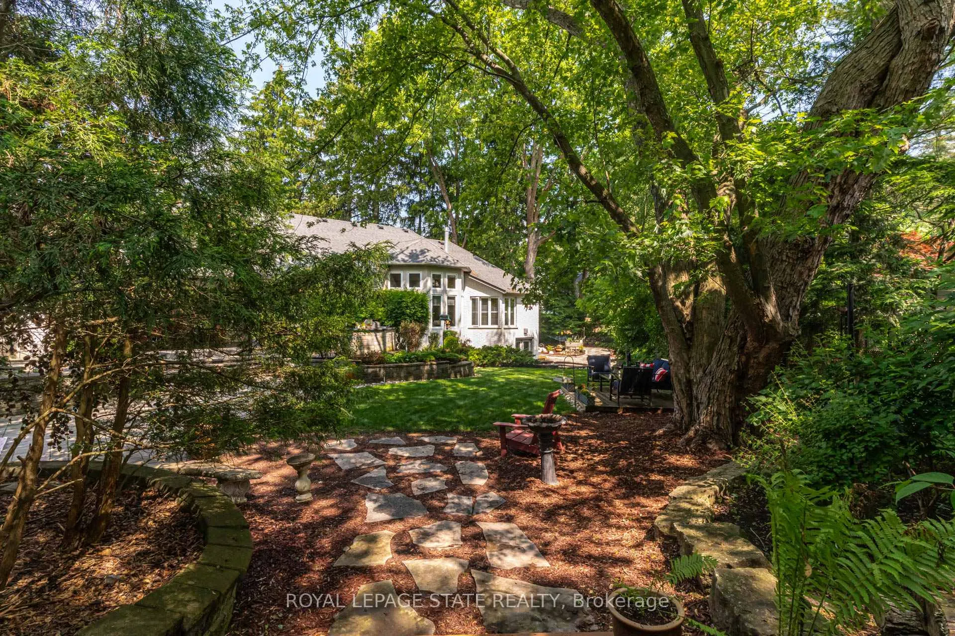 Photo 47 of 34 Harrington Place, Hamilton, Ancaster — HOMEH
