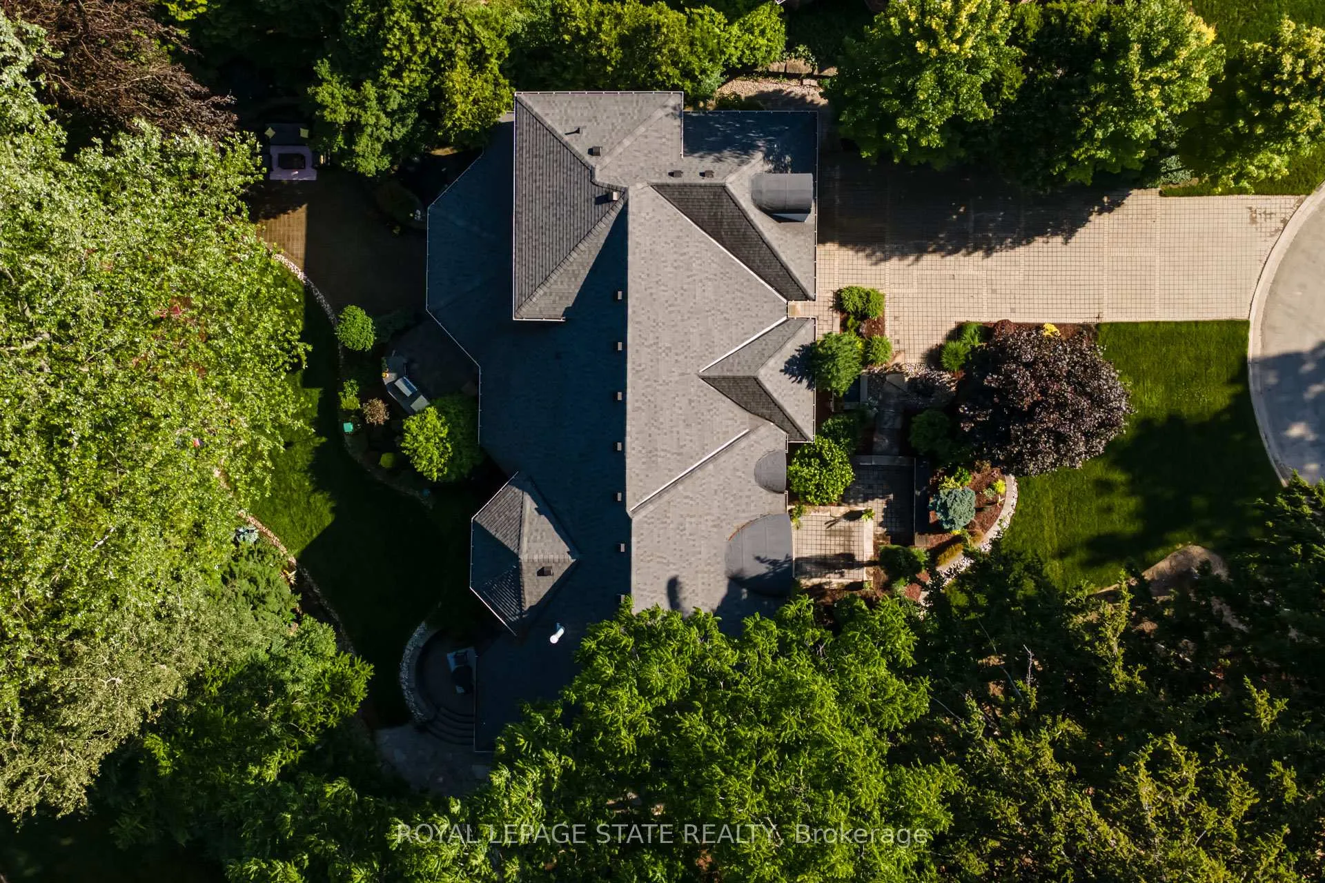 Photo 49 of 34 Harrington Place, Hamilton, Ancaster — HOMEH