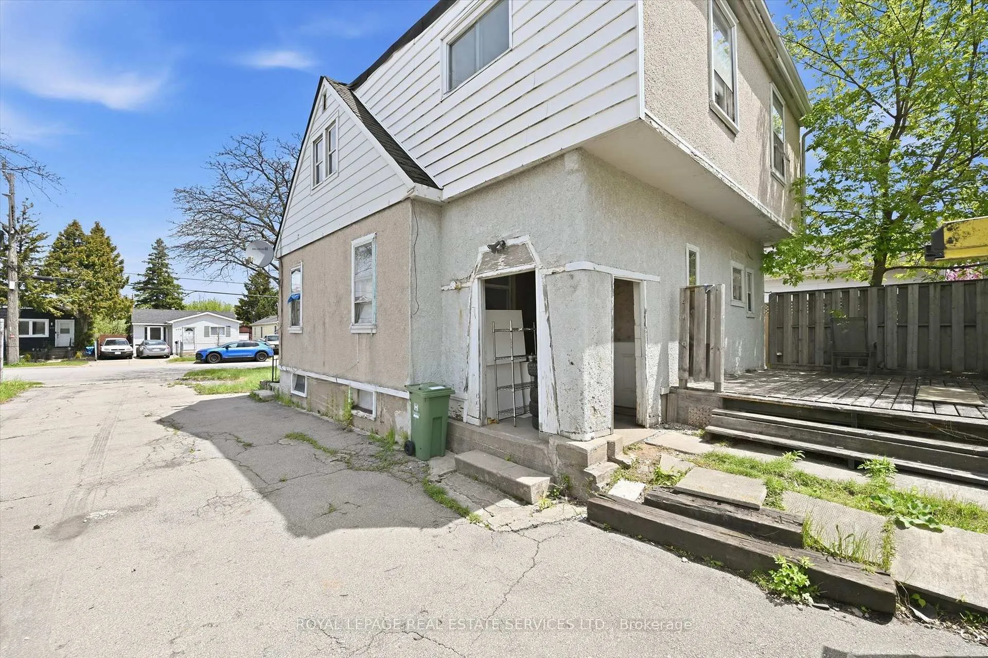 Photo 6 of 700 Rennie Street, Hamilton, Parkview — HOMEH