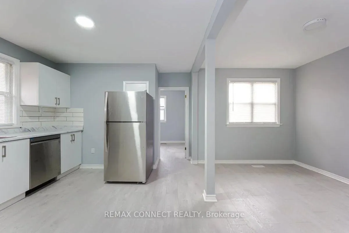 Photo 5 of Unit 2nd, 50 Palmerston Avenue, Toronto, Trinity-Bellwoods — HOMEH
