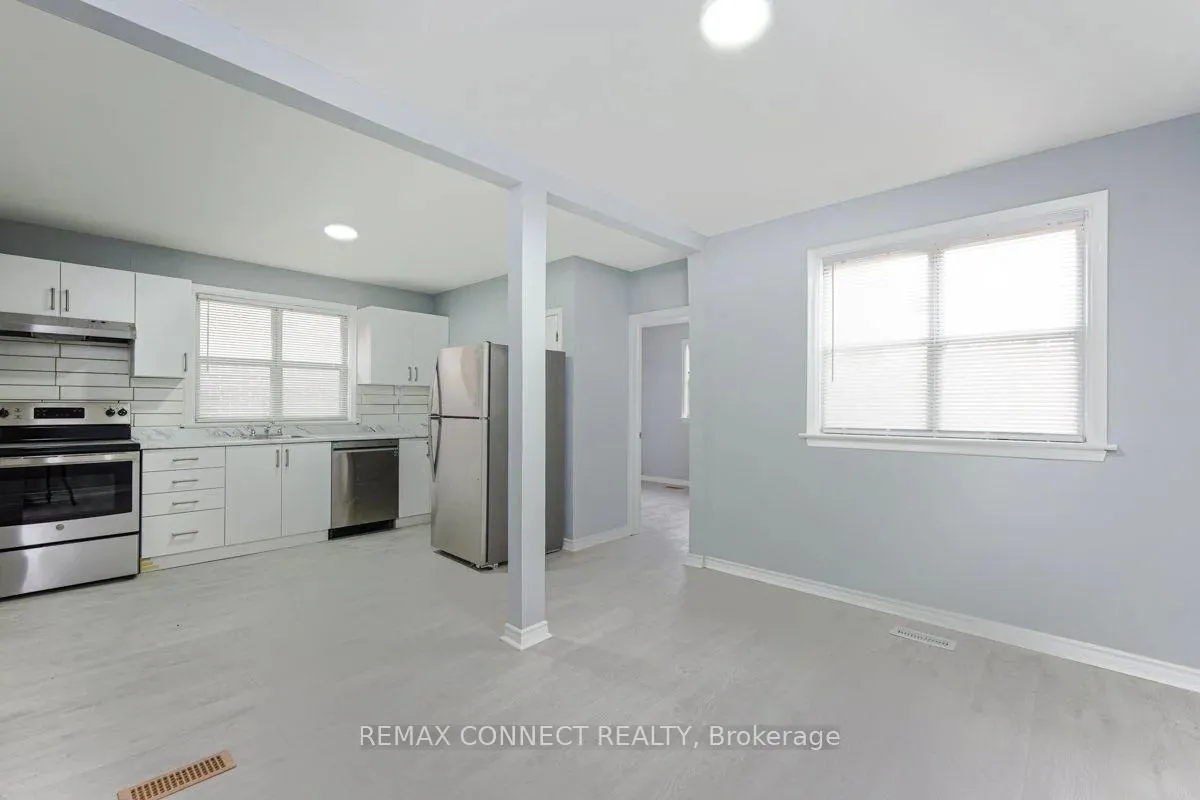 Photo 6 of Unit 2nd, 50 Palmerston Avenue, Toronto, Trinity-Bellwoods — HOMEH