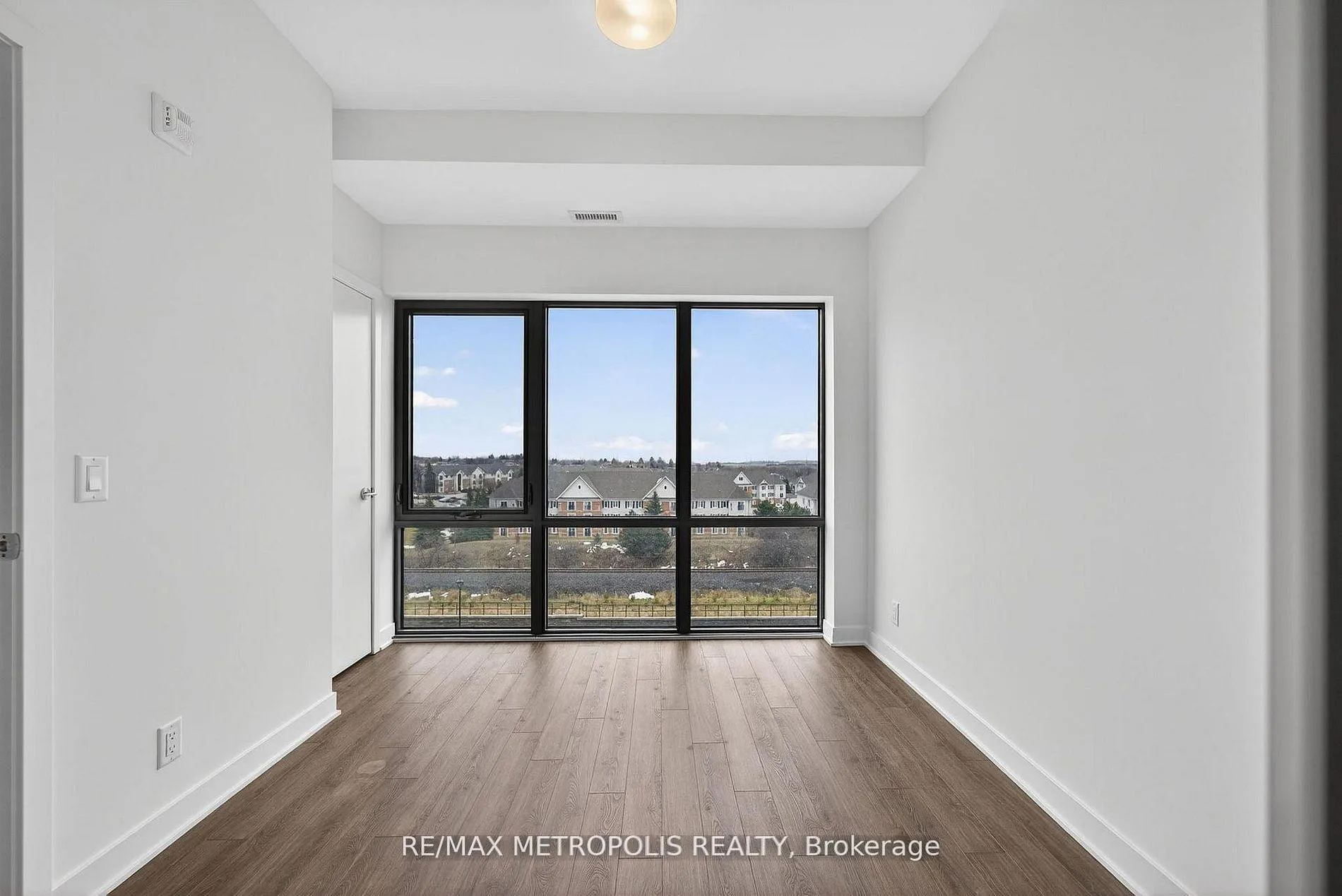Photo 2 of Unit 602, 51 Clarington Boulevard, Clarington, Bowmanville — HOMEH
