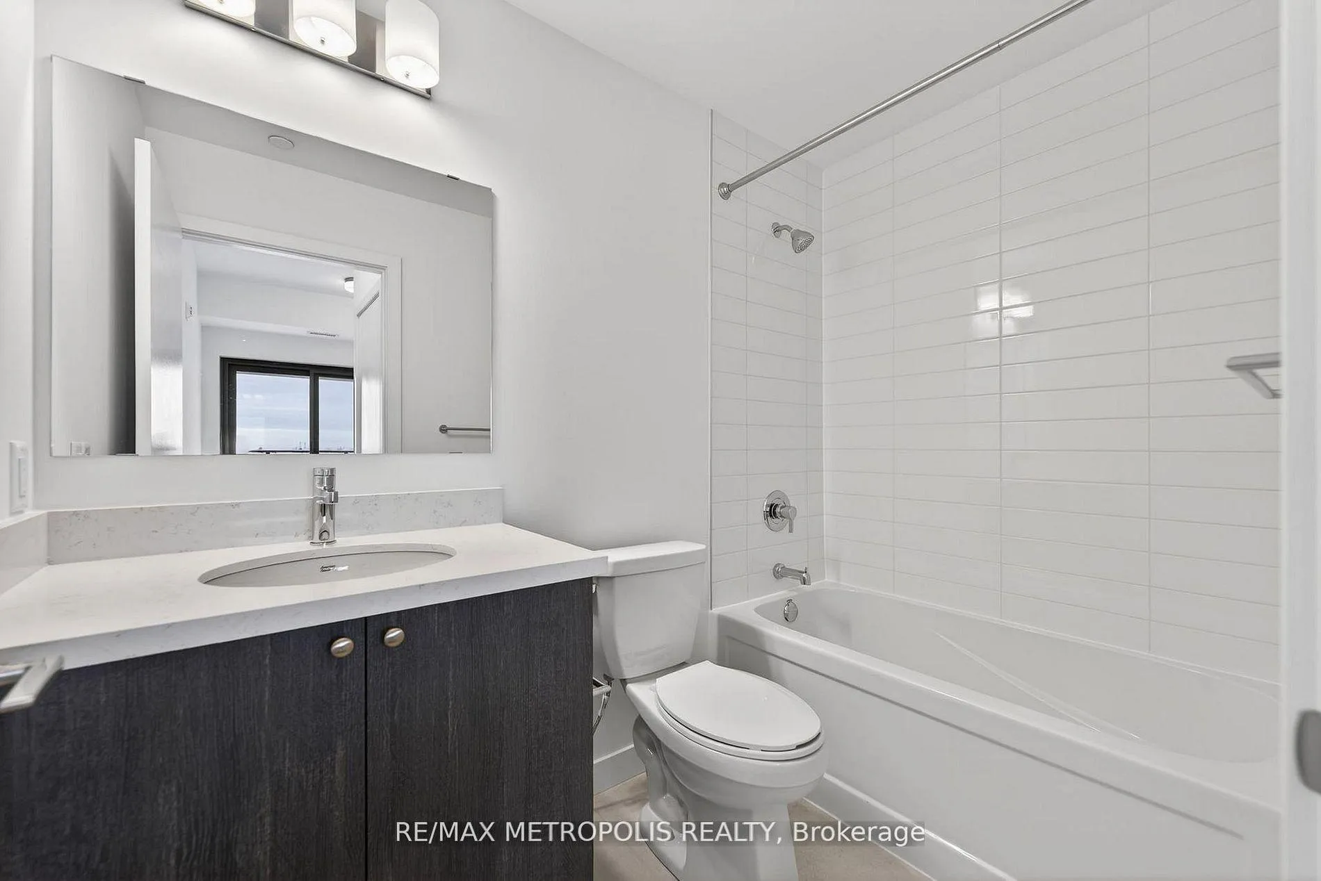Photo 6 of Unit 602, 51 Clarington Boulevard, Clarington, Bowmanville — HOMEH