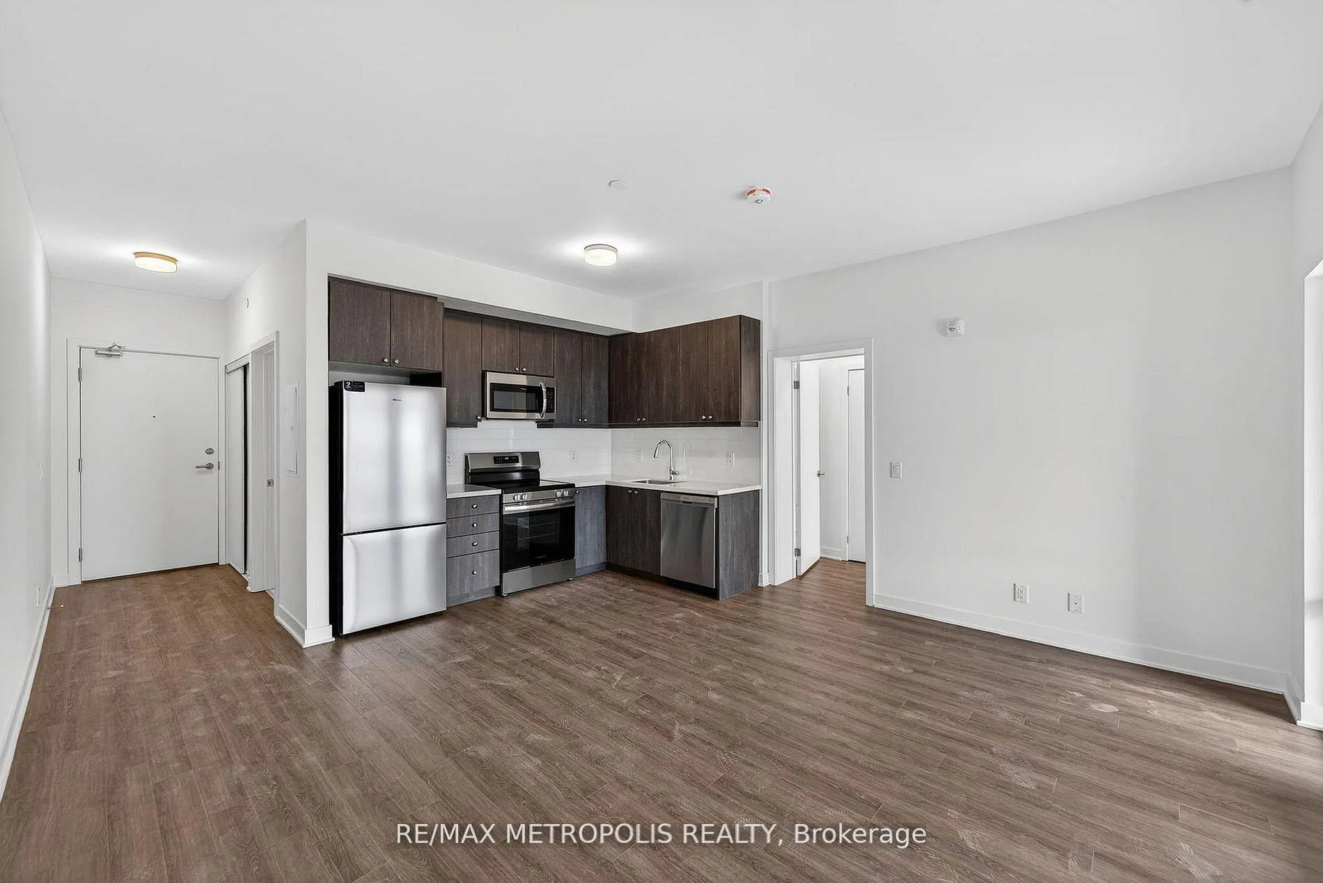 Photo 7 of Unit 602, 51 Clarington Boulevard, Clarington, Bowmanville — HOMEH