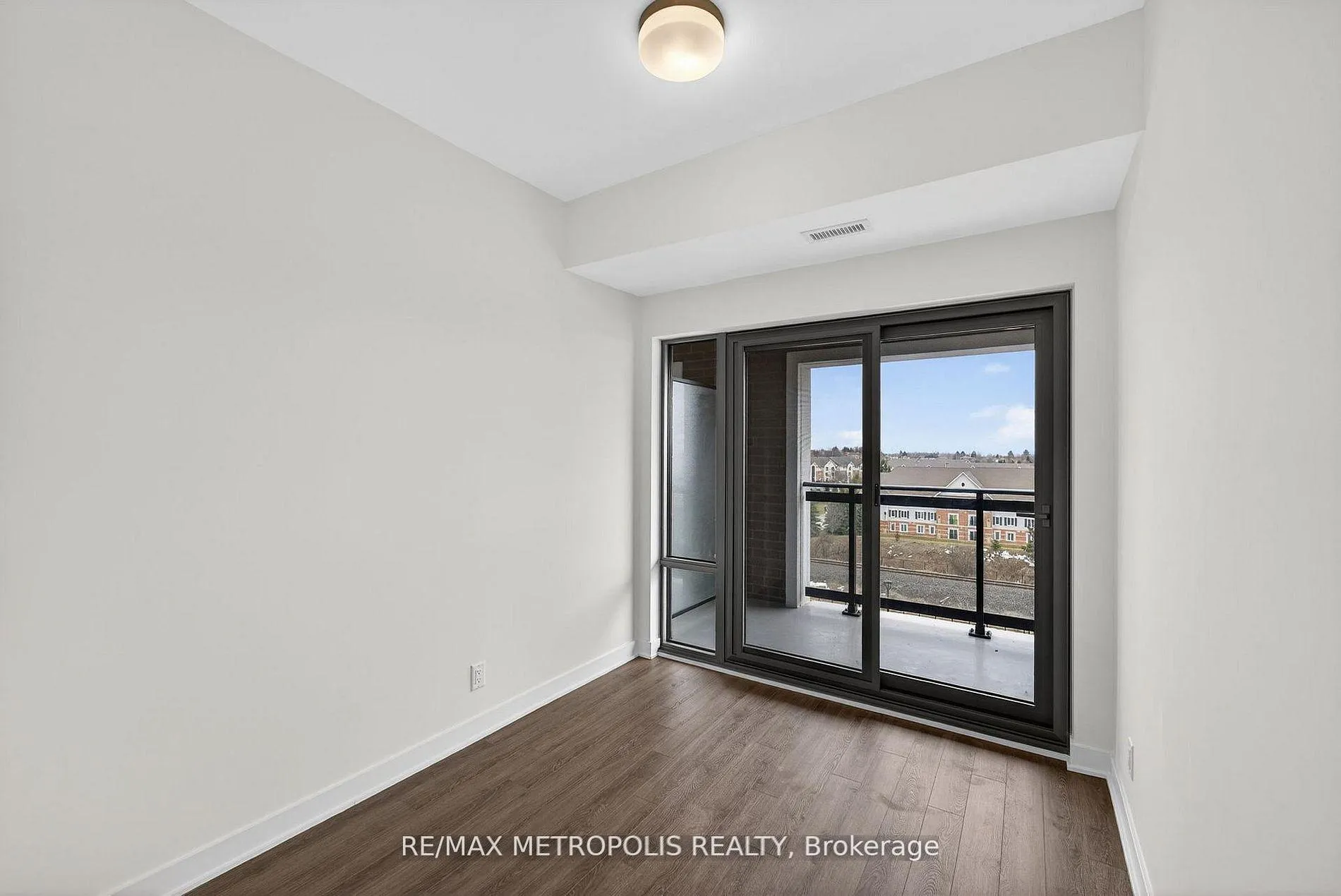 Photo 9 of Unit 602, 51 Clarington Boulevard, Clarington, Bowmanville — HOMEH