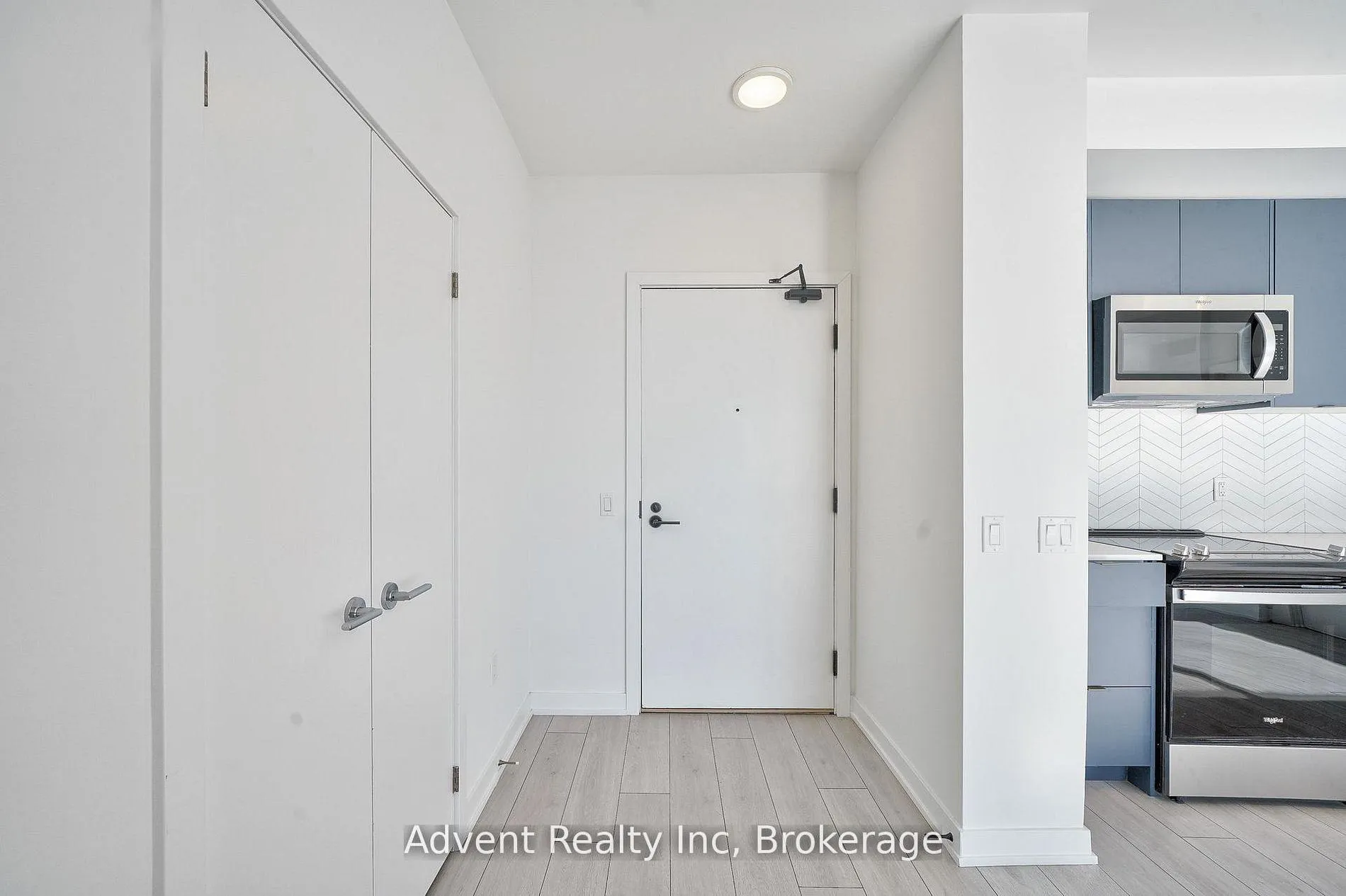 Photo 3 of Unit PH1803, 1606 Charles Street, Whitby, Port Whitby — HOMEH