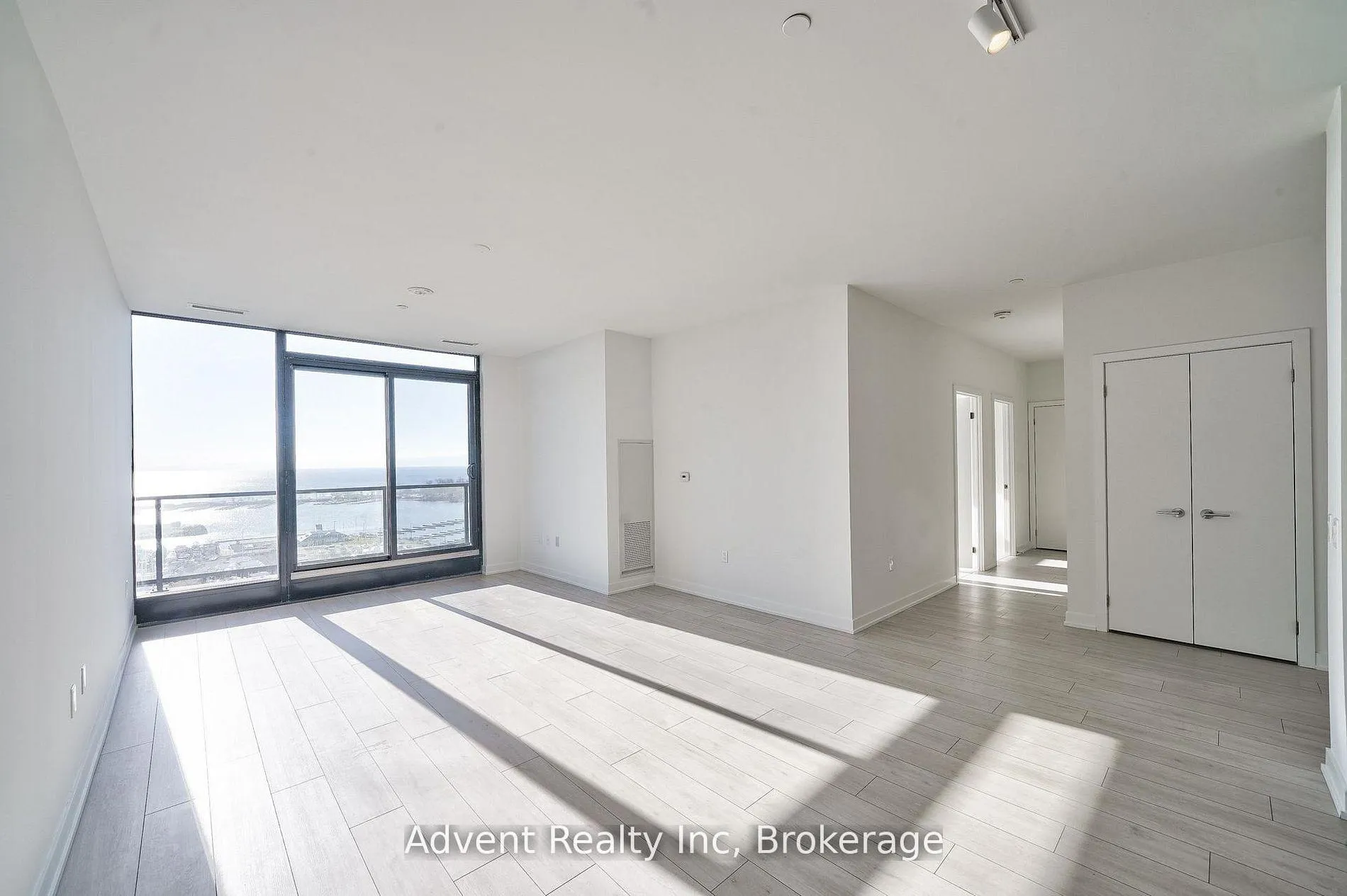 Photo 13 of Unit PH1803, 1606 Charles Street, Whitby, Port Whitby — HOMEH
