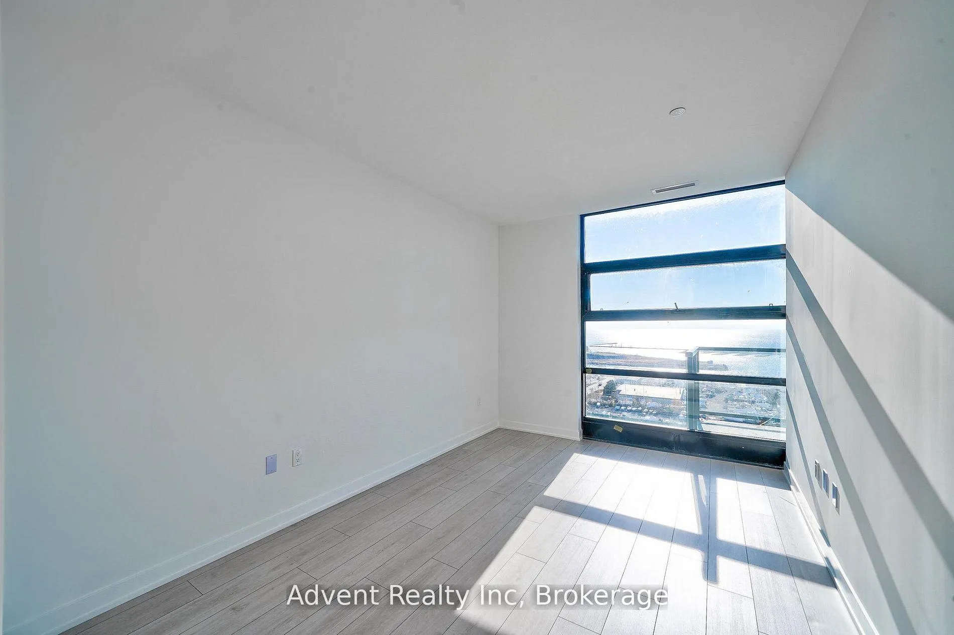Photo 15 of Unit PH1803, 1606 Charles Street, Whitby, Port Whitby — HOMEH