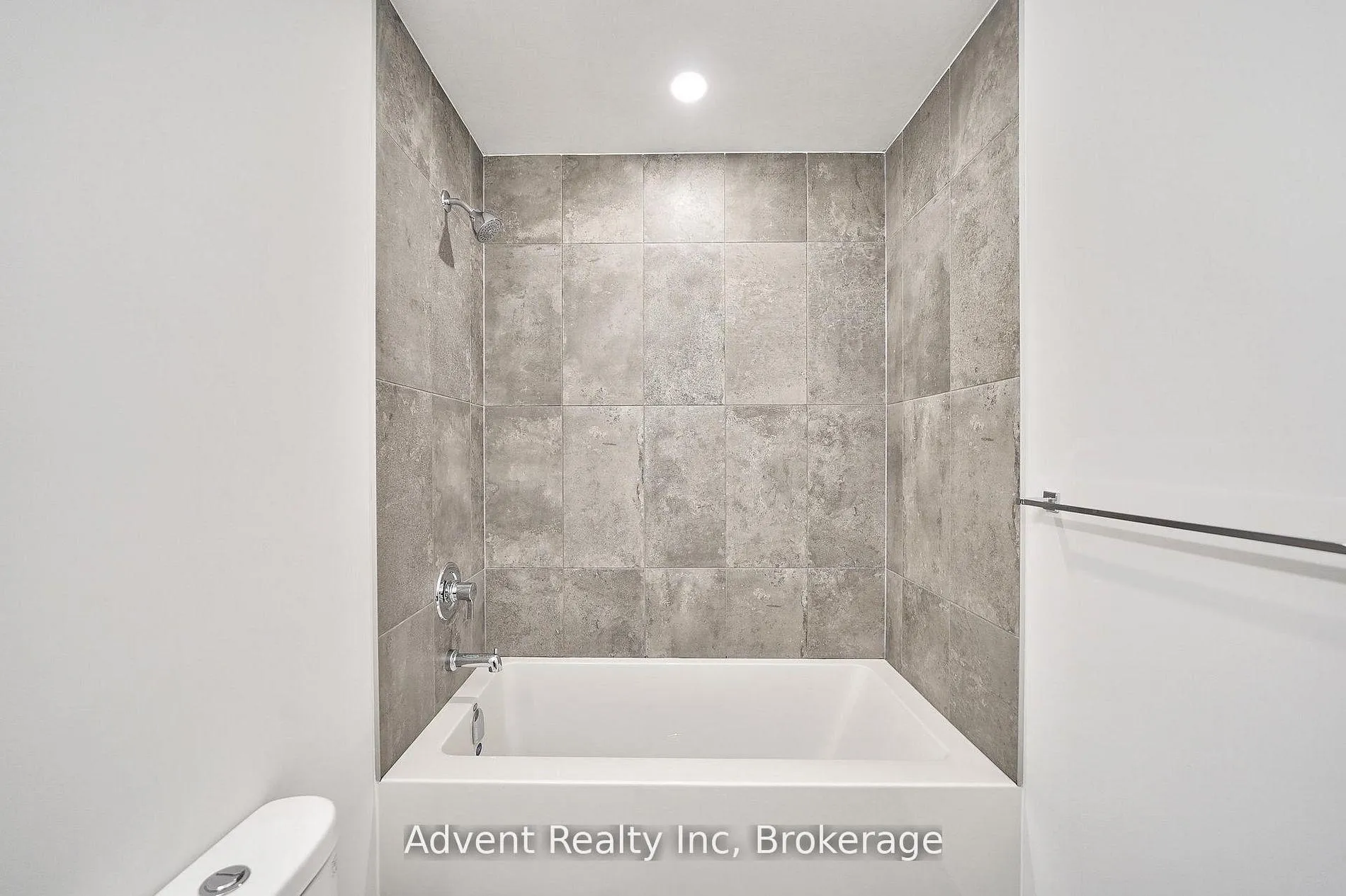 Photo 34 of Unit PH1803, 1606 Charles Street, Whitby, Port Whitby — HOMEH