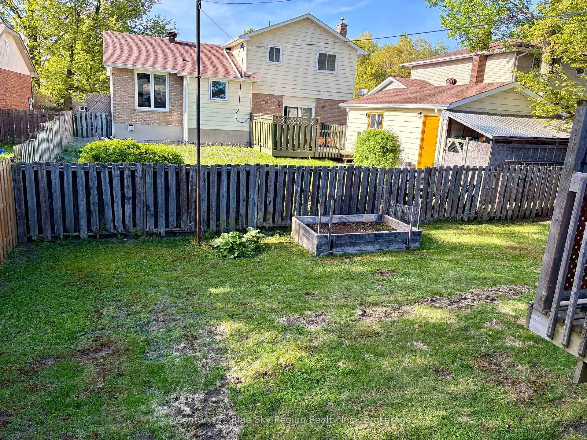Photo 41 of 25 Carriage Crescent, North Bay, Airport — HOMEH