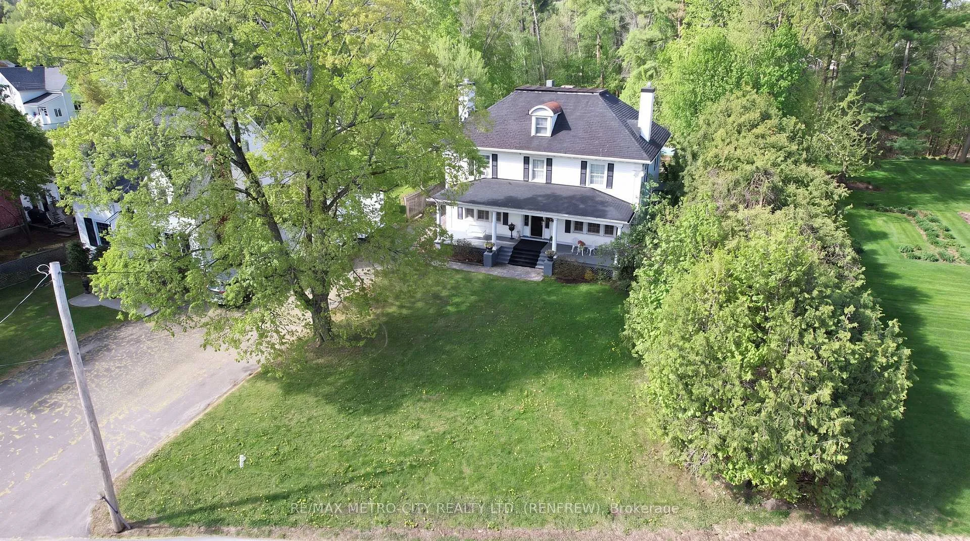 Photo 42 of 560 Raglan Street S, Renfrew — HOMEH