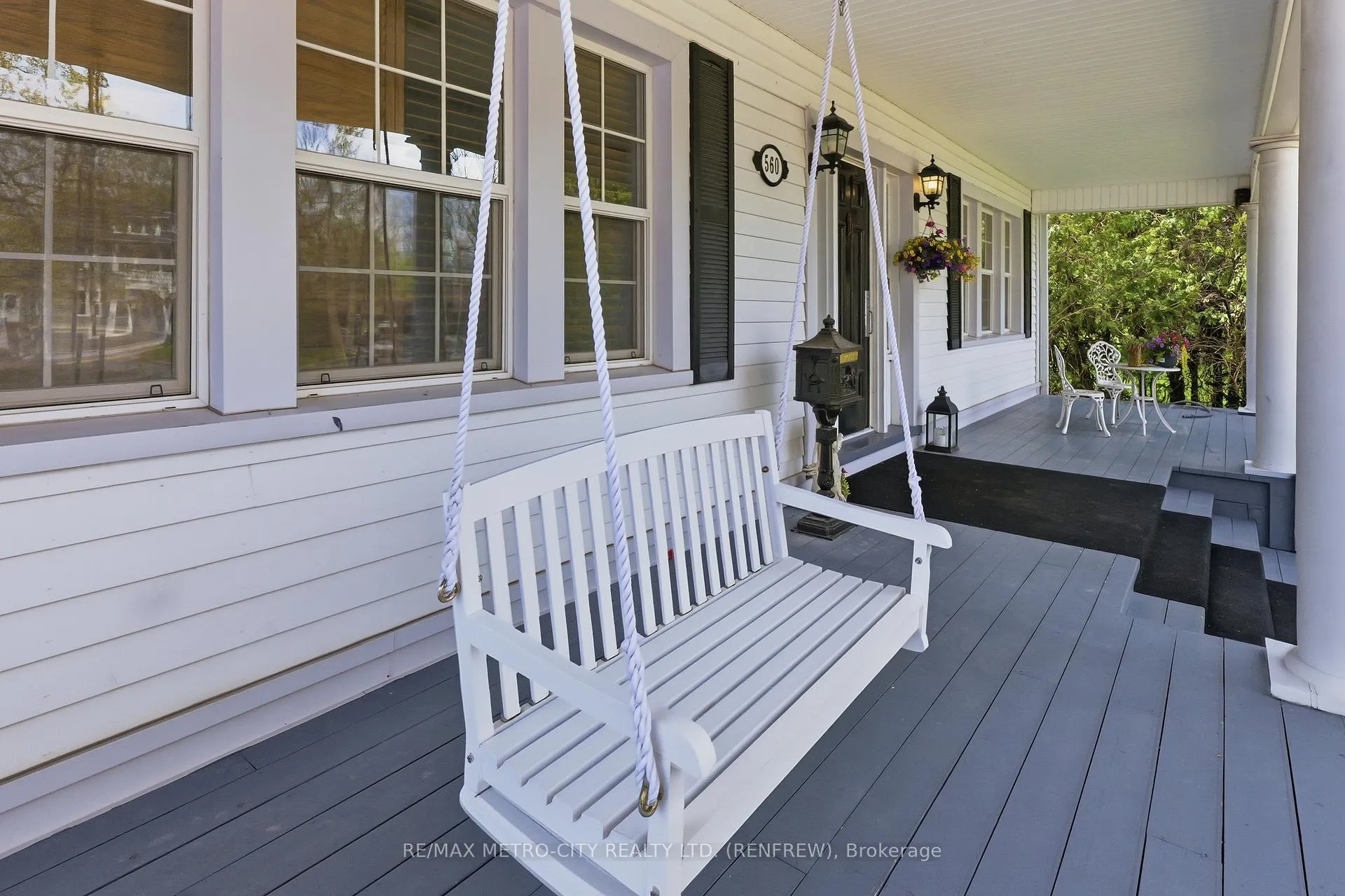 Photo 5 of 560 Raglan Street S, Renfrew — HOMEH