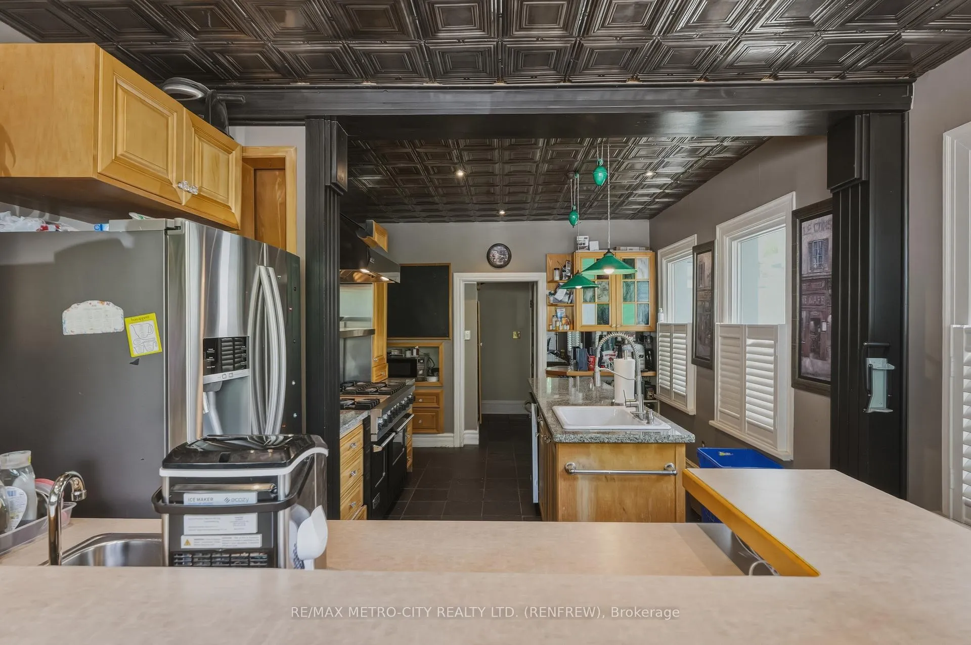 Photo 16 of 560 Raglan Street S, Renfrew — HOMEH