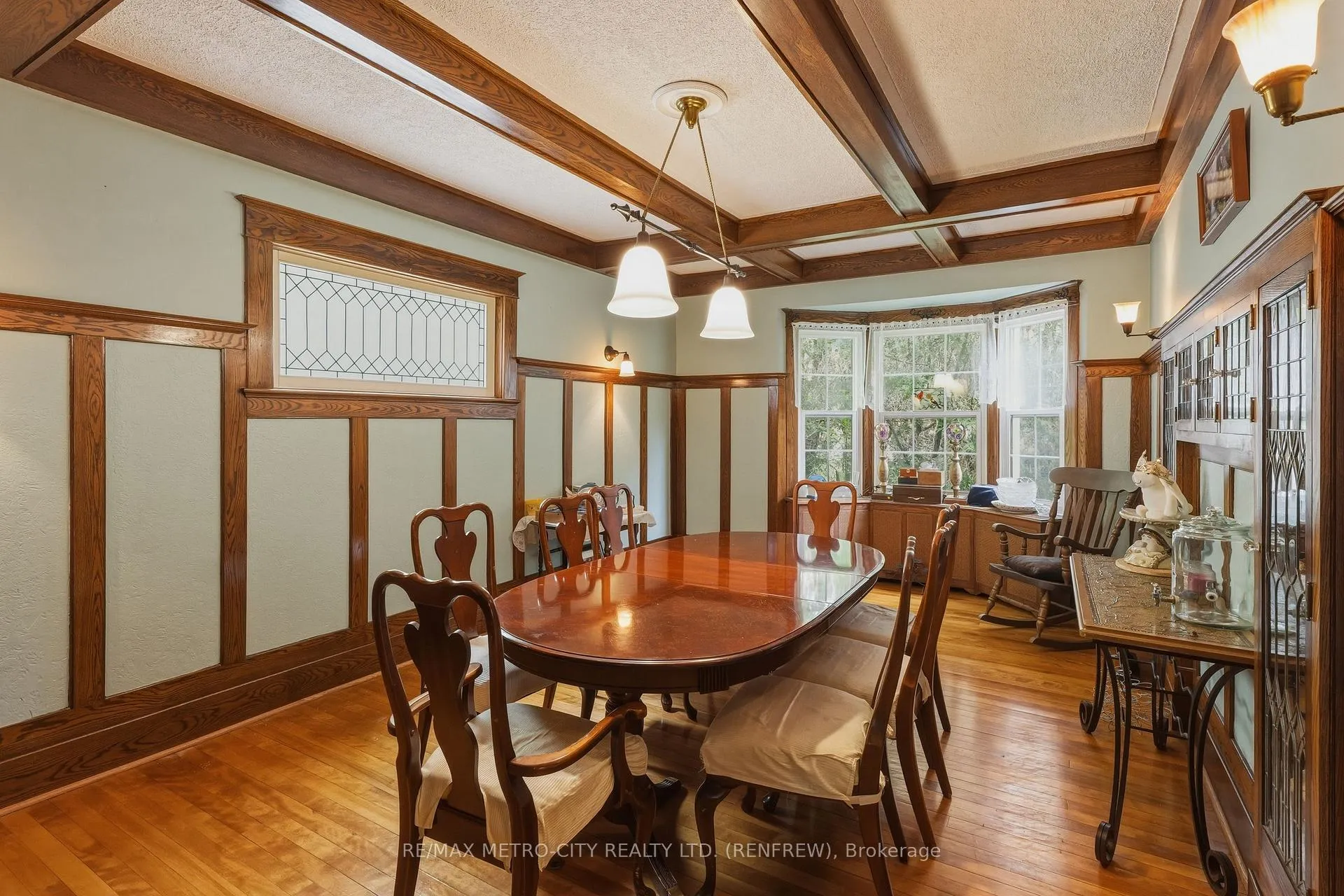 Photo 17 of 560 Raglan Street S, Renfrew — HOMEH