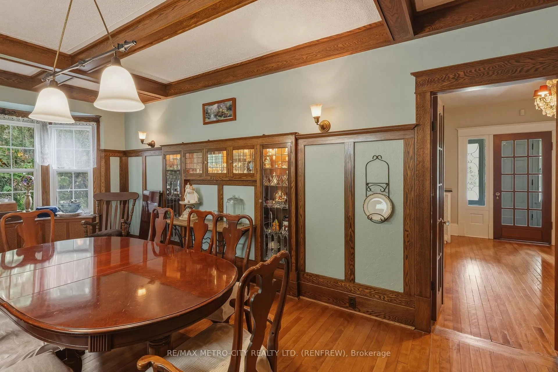 Photo 18 of 560 Raglan Street S, Renfrew — HOMEH