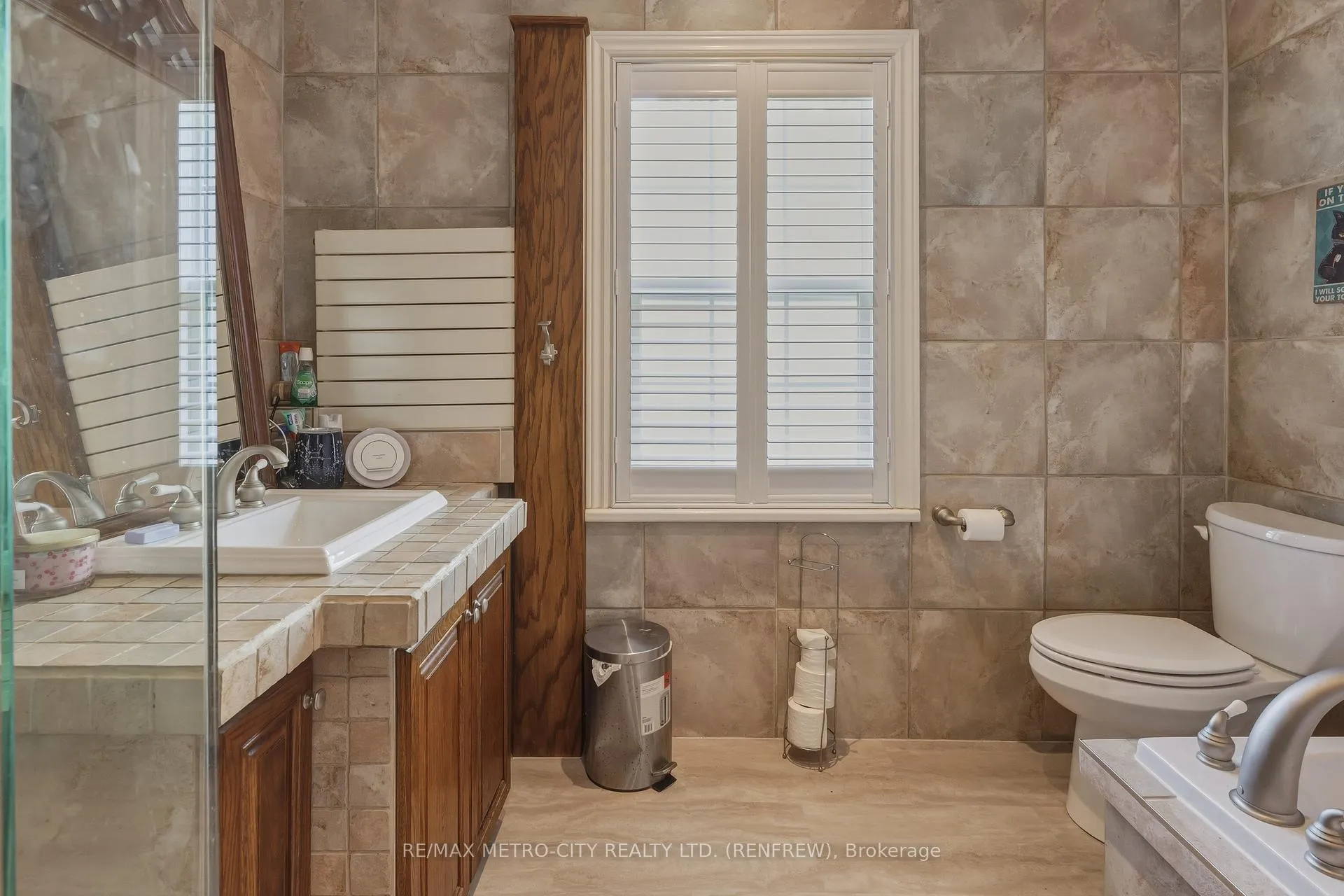 Photo 28 of 560 Raglan Street S, Renfrew — HOMEH